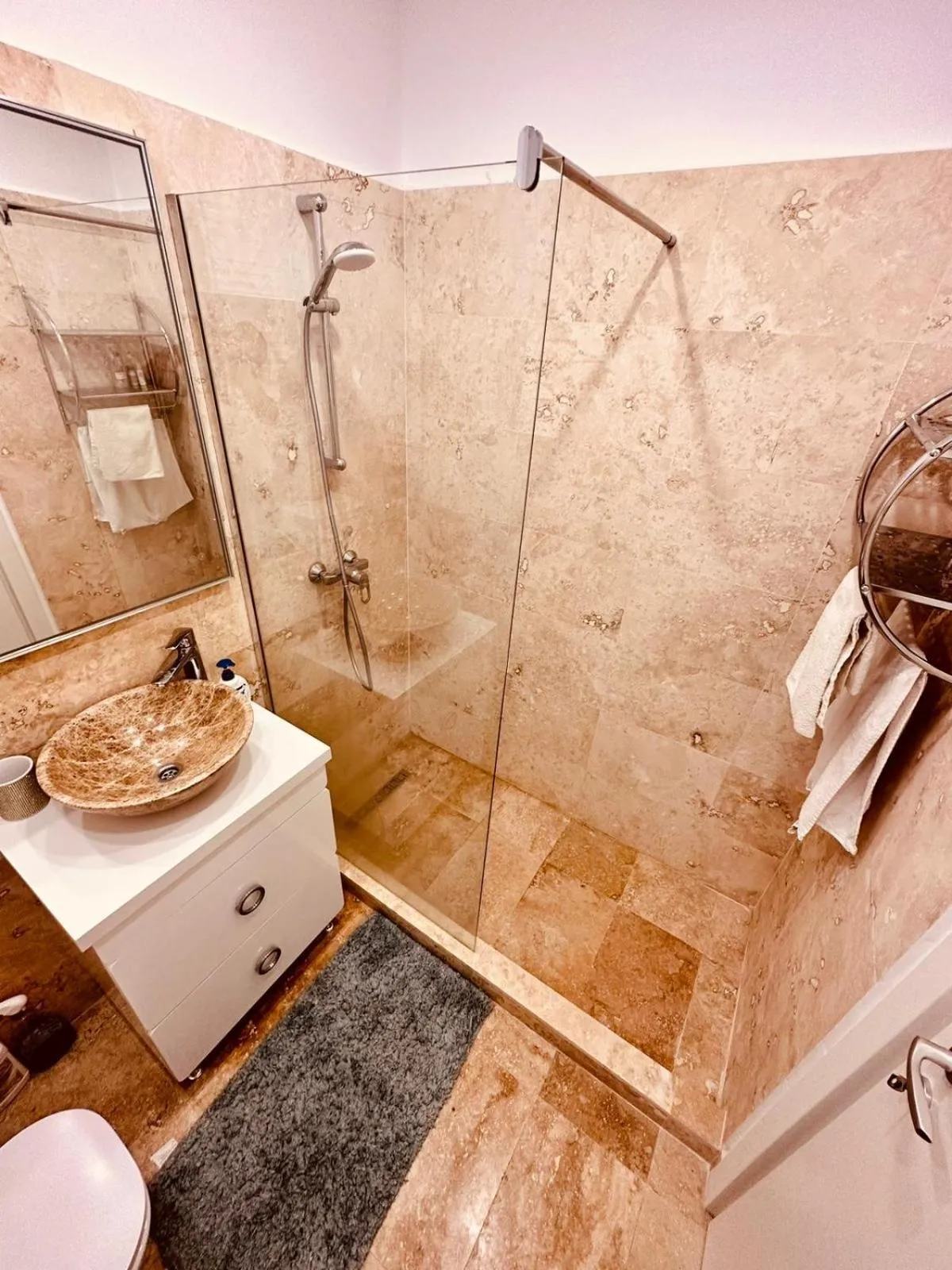 Shower in Avangarde Apartment