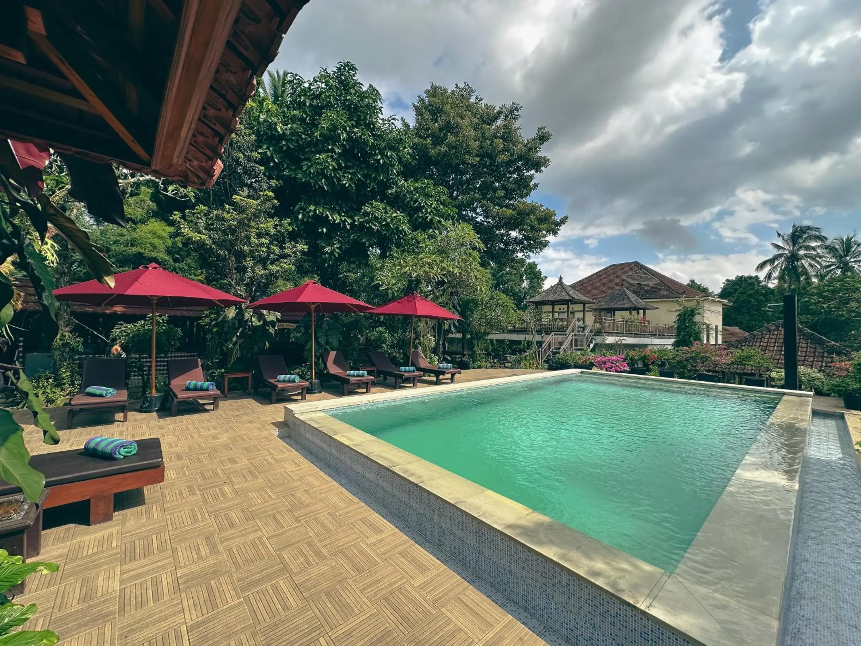 Swimming pool in VILLA IPSA Swimming pool in VILLA IPSA