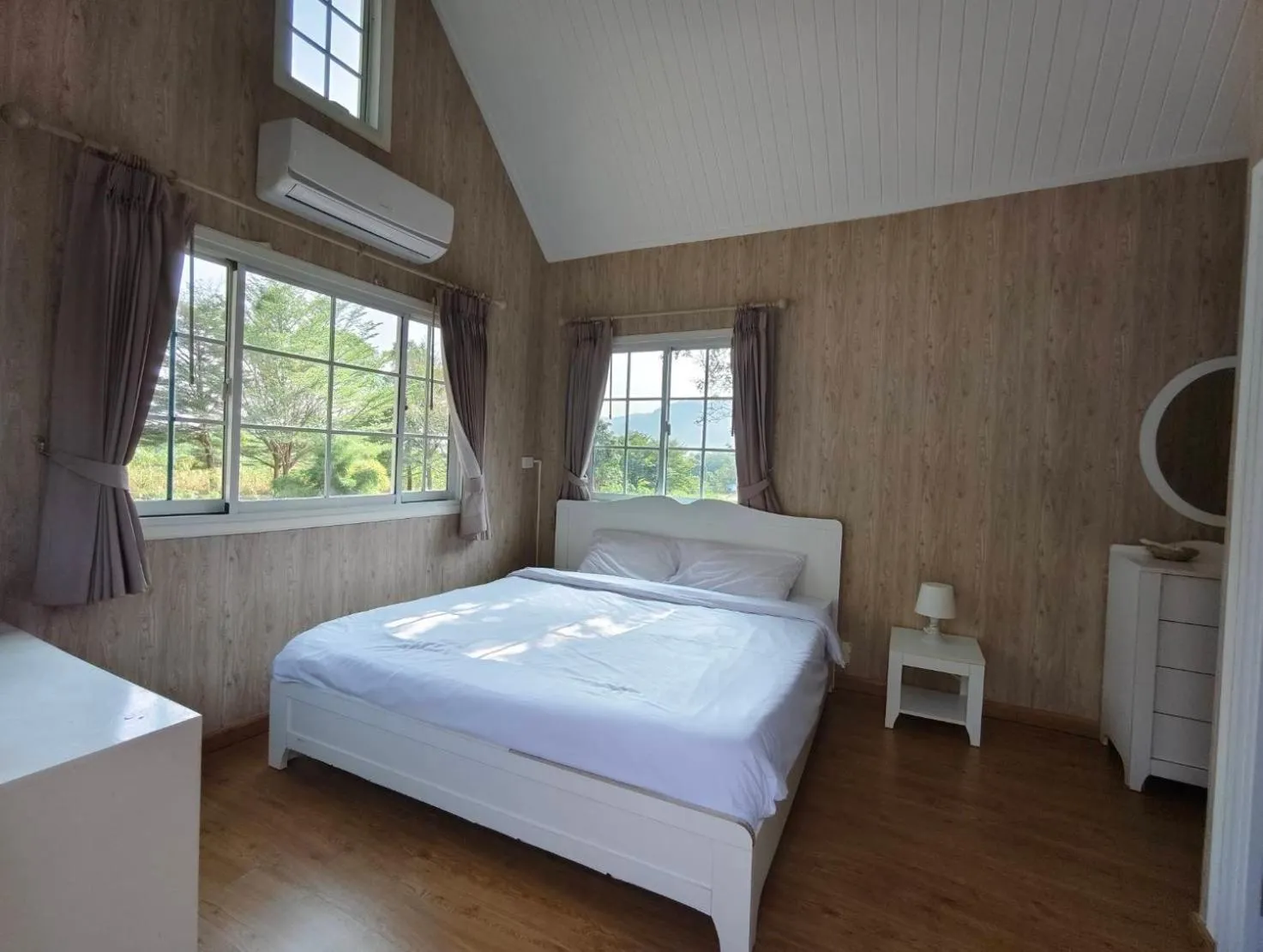 Bed in The Open Hills