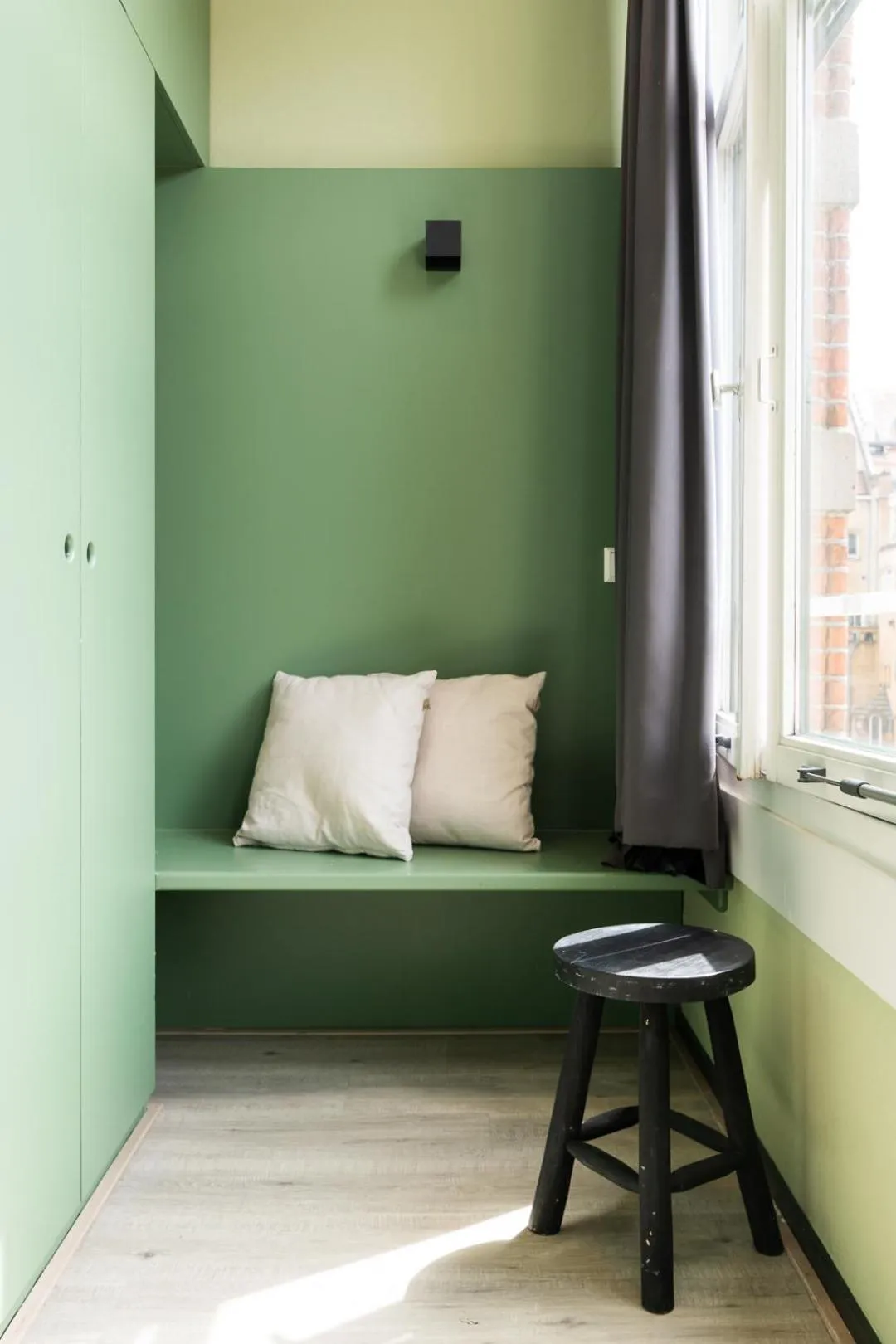 Seating area, Bed in Hotel La Bohème