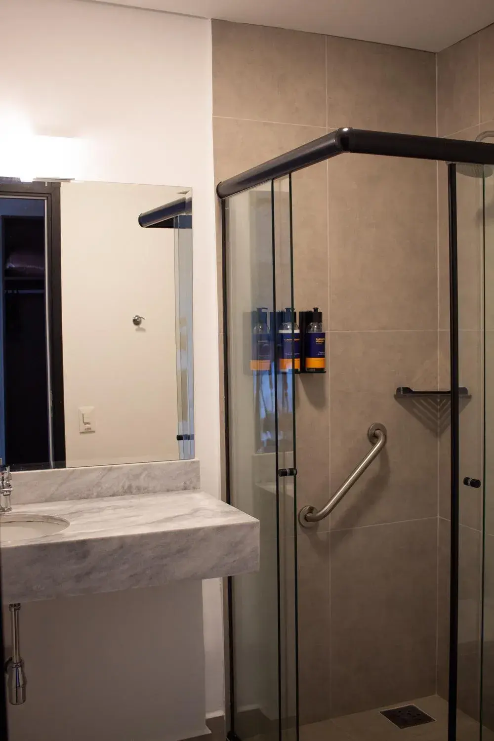 Bathroom in Comfort Hotel Presidente Prudente Bathroom in Comfort Hotel Presidente Prudente