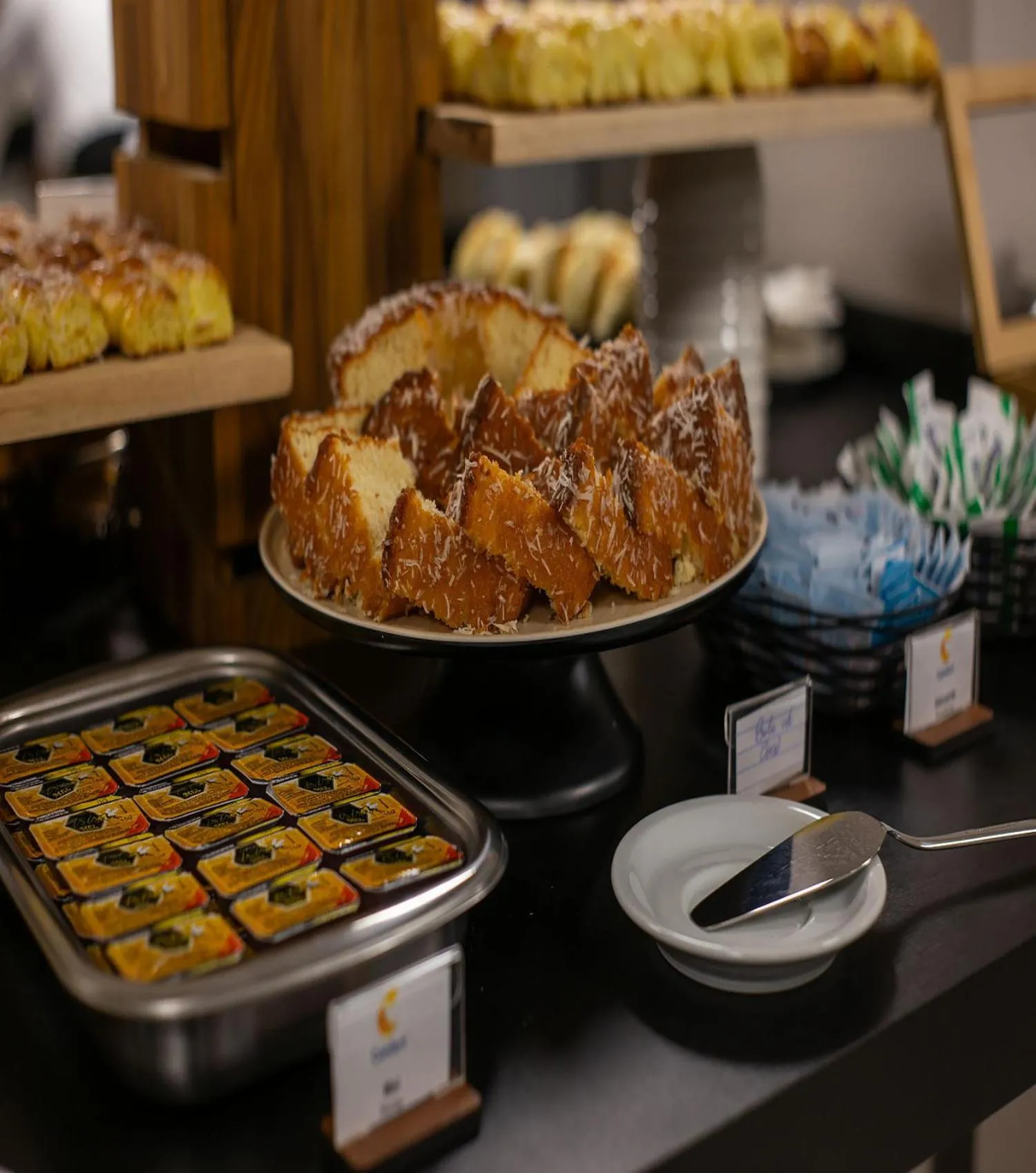 Buffet breakfast in Comfort Hotel Presidente Prudente