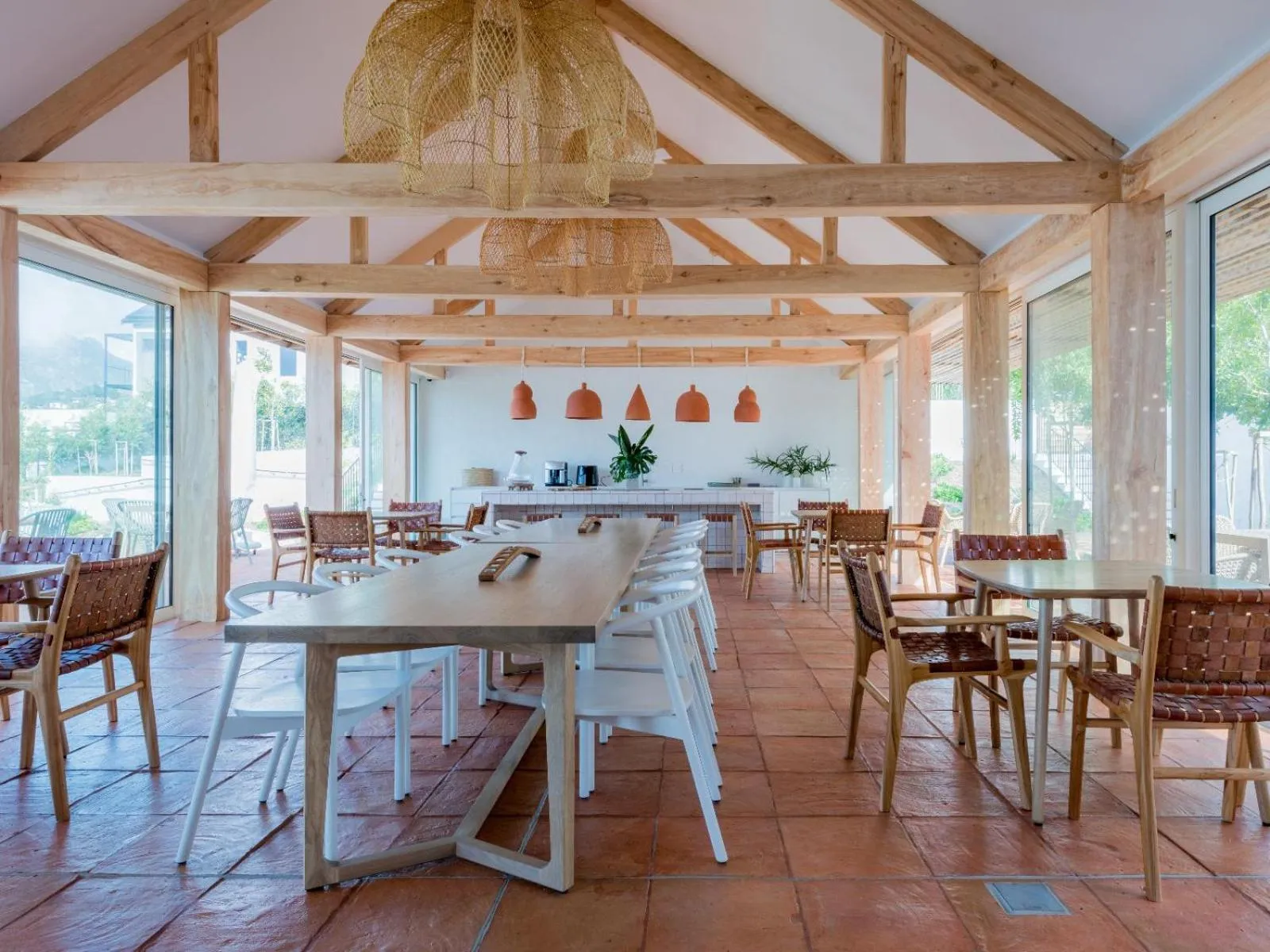 Restaurant/places to eat in Umoya Residence