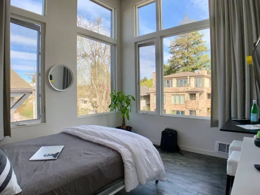 Lofty Studio Prime Cap Hill Area Mins to Downtown Lofty Studio Prime Cap Hill Area Mins to Downtown