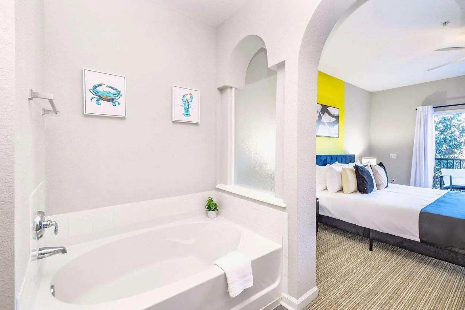 Bed in Upstay Pet-Friendly Condo 6 Minutes from Disney