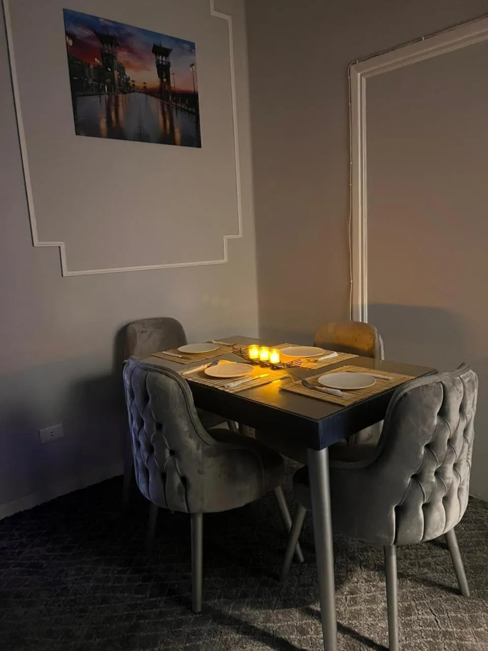 Dining area in downtown Family Suites