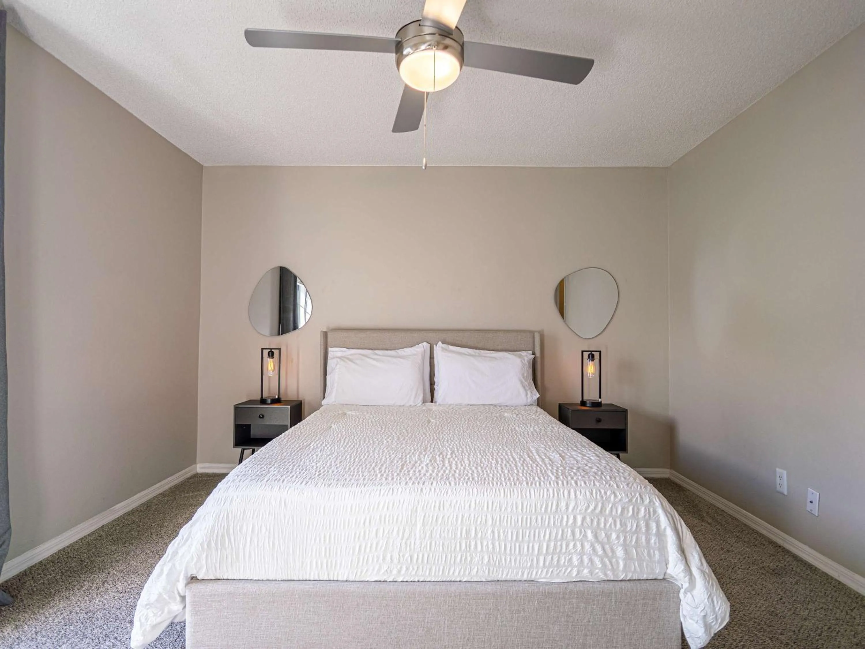 Bed in Serene Townhouse near Moffitt, Advent, & USF