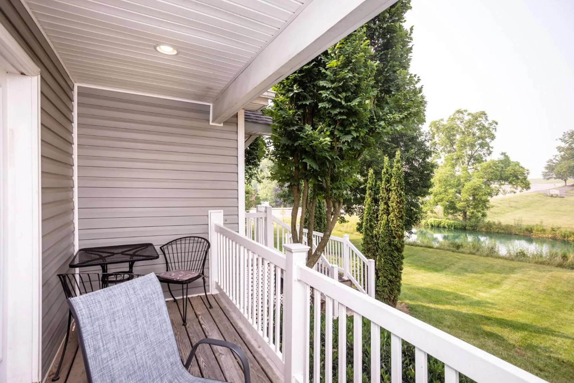 Day in By the Side of the Road Inn & Cottages