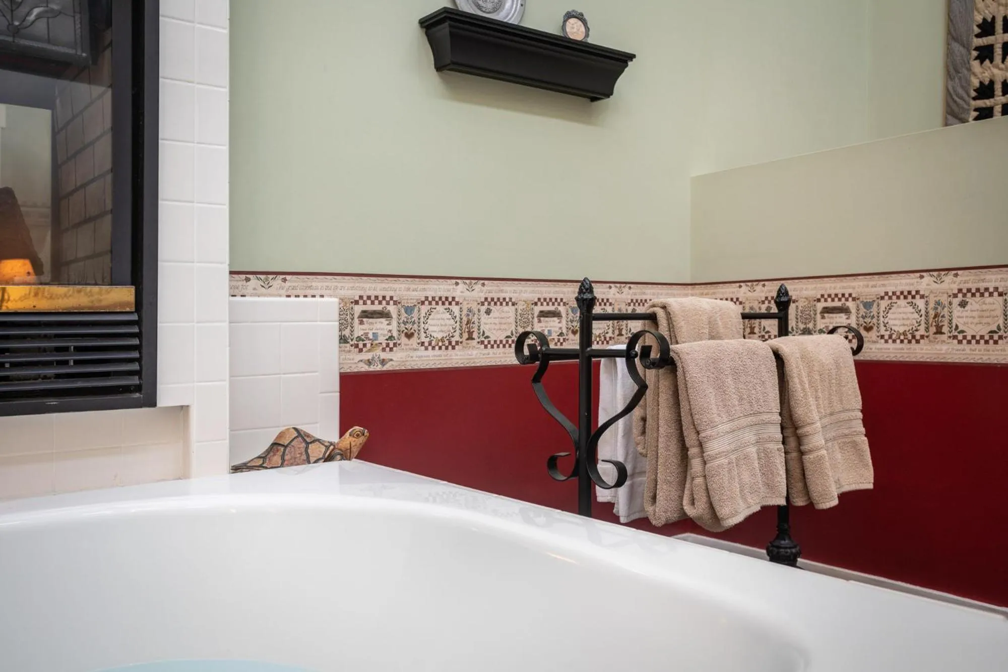 Bathroom in By the Side of the Road Inn & Cottages