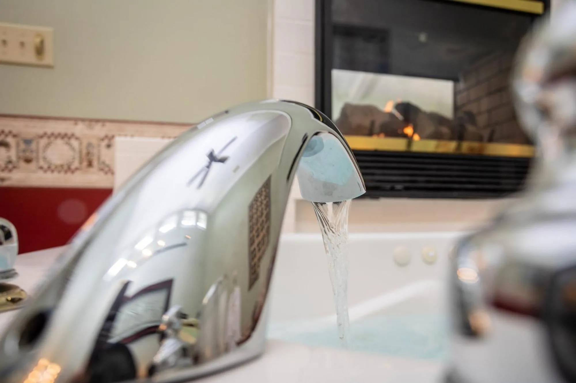 Bath in By the Side of the Road Inn & Cottages