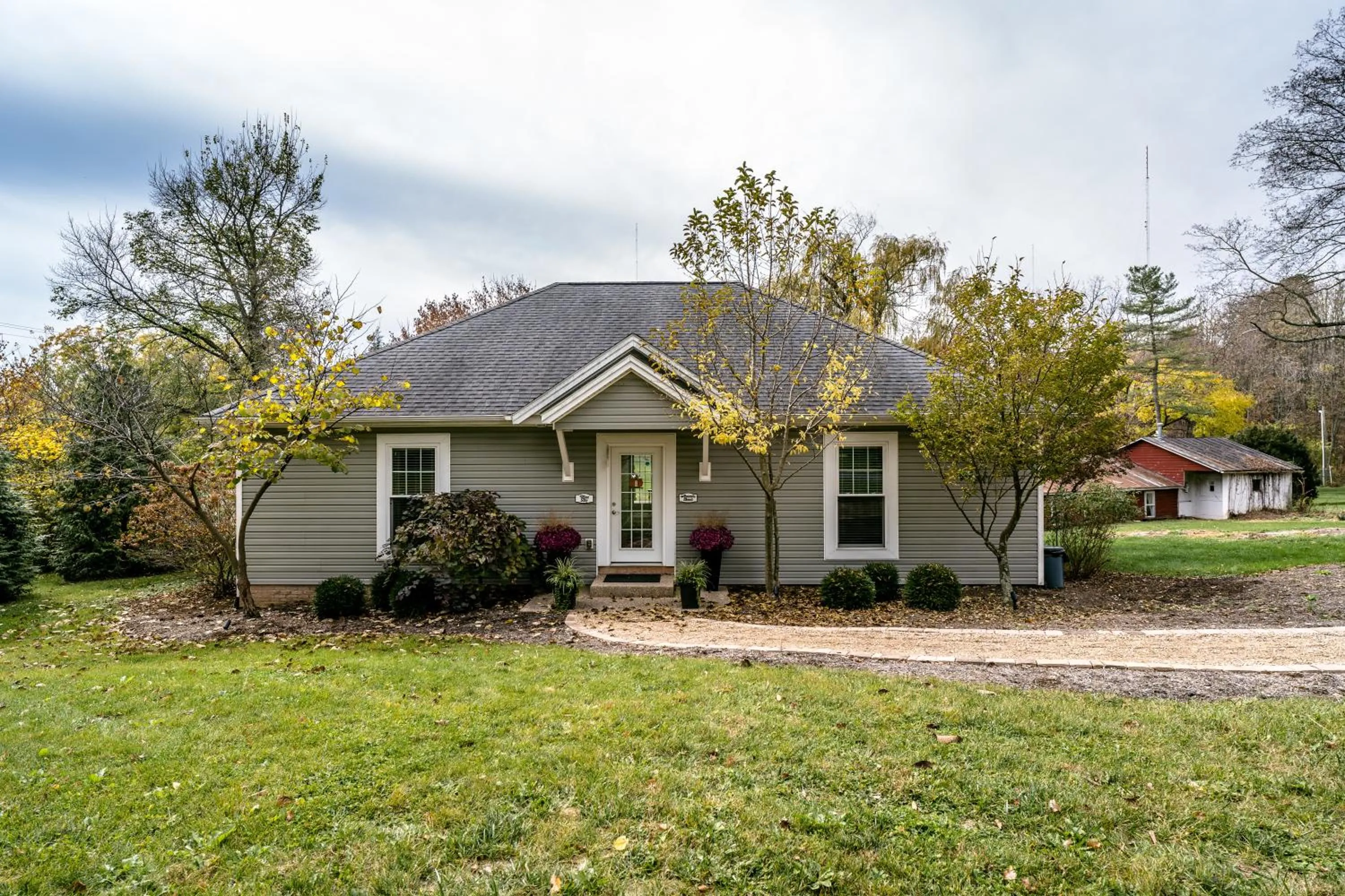 Property building in By the Side of the Road Inn & Cottages