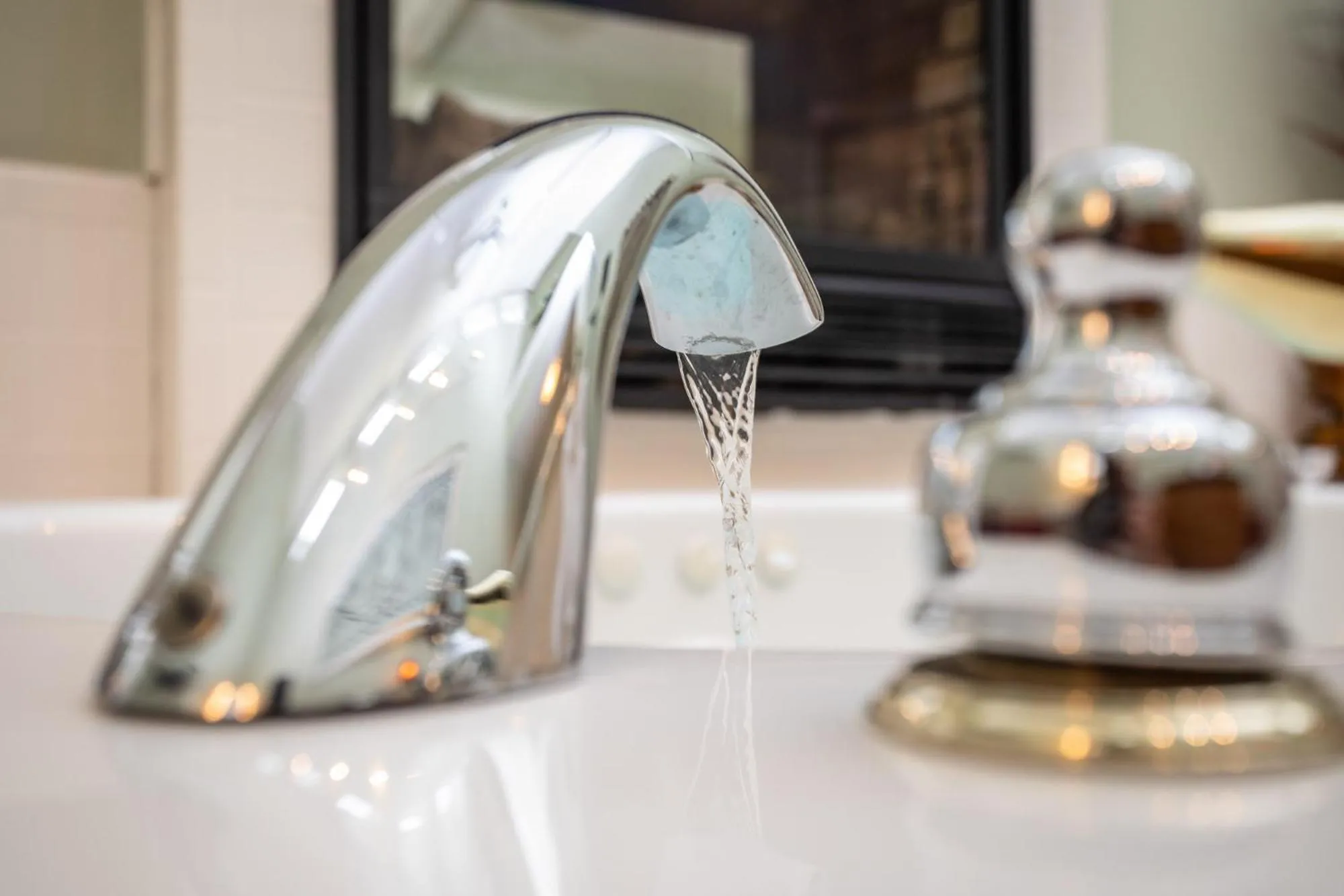 Bath in By the Side of the Road Inn & Cottages