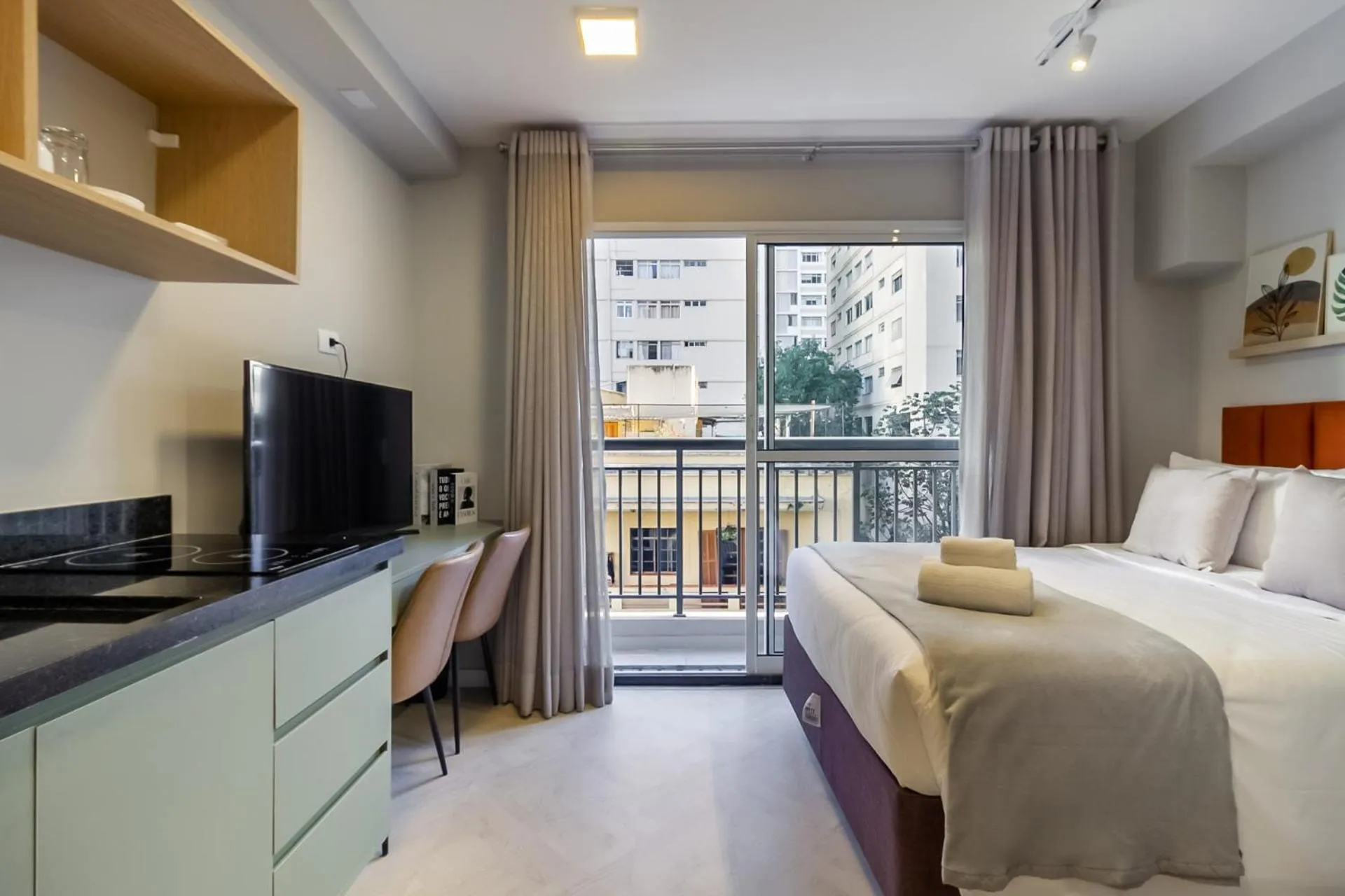 Kitchen or kitchenette, Bed in 360 Ascent Paulista