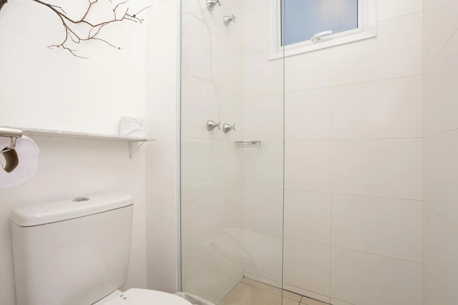 Shower in 360 Ascent Paulista