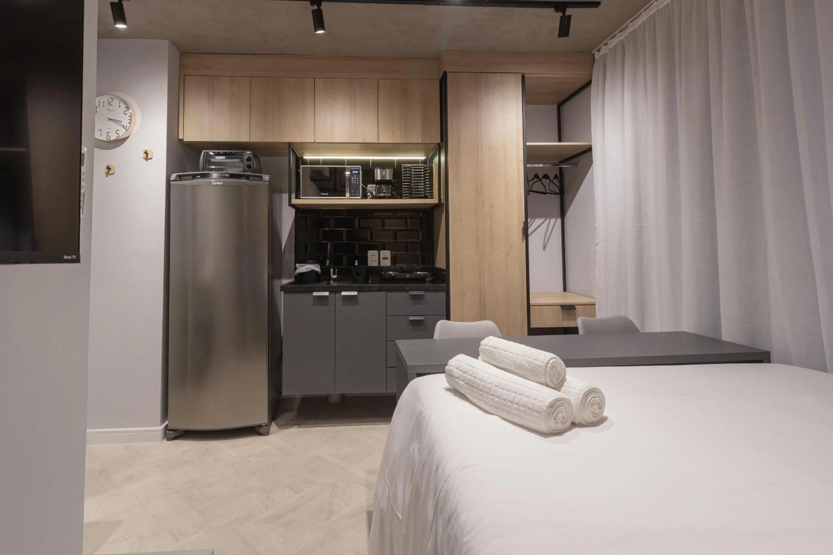 Kitchen or kitchenette, Bed in 360 Ascent Paulista