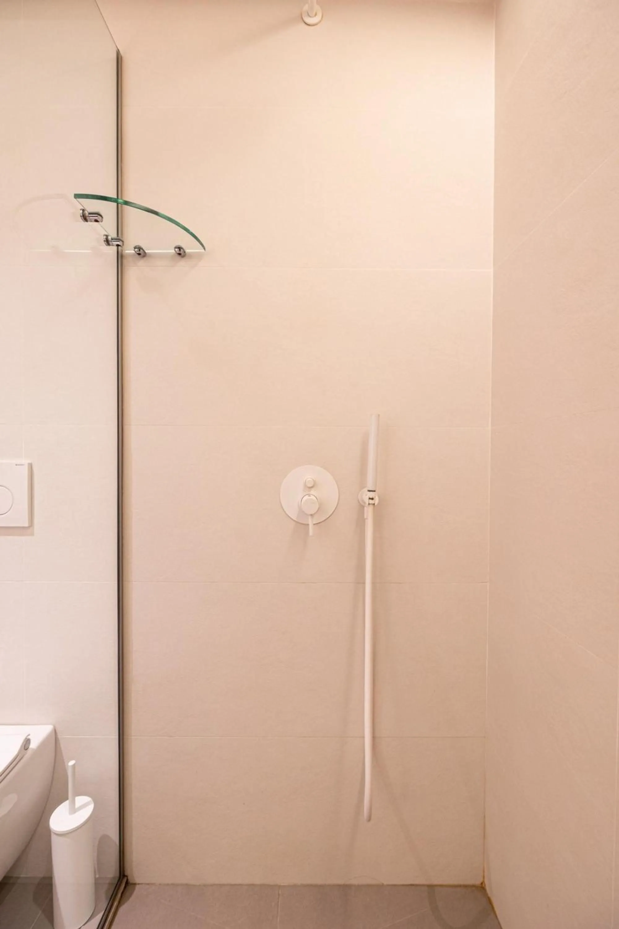 Earth Boutique Apartments next to Stavros Niarchos