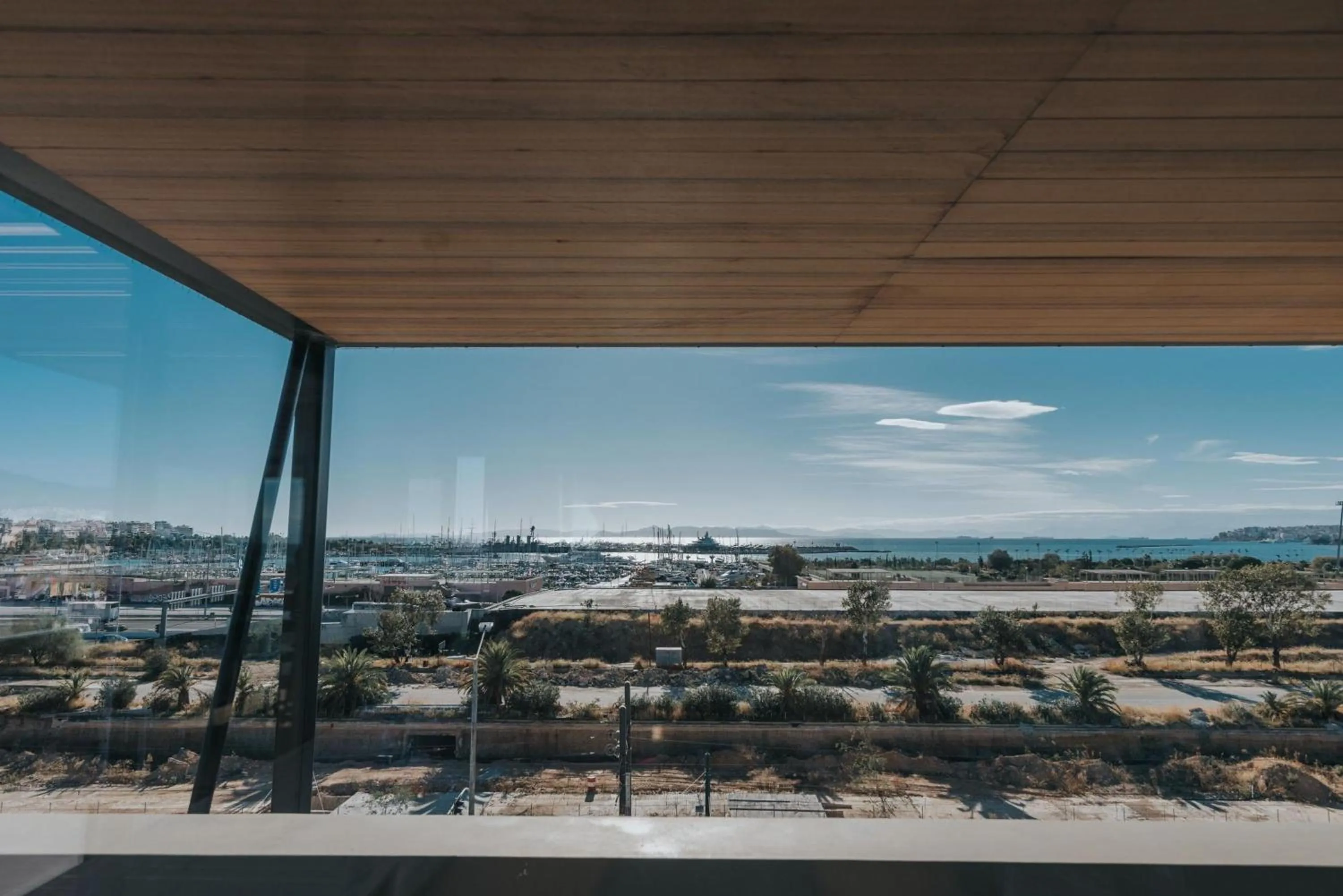 Earth Boutique Apartments next to Stavros Niarchos