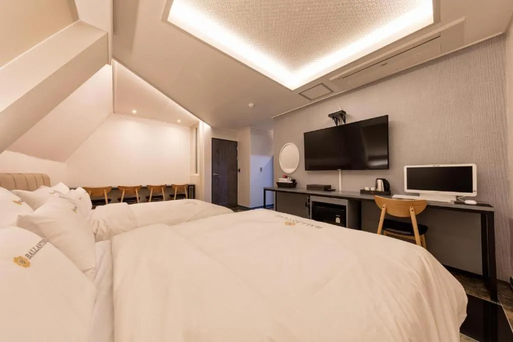 Ballantine Business Hotel