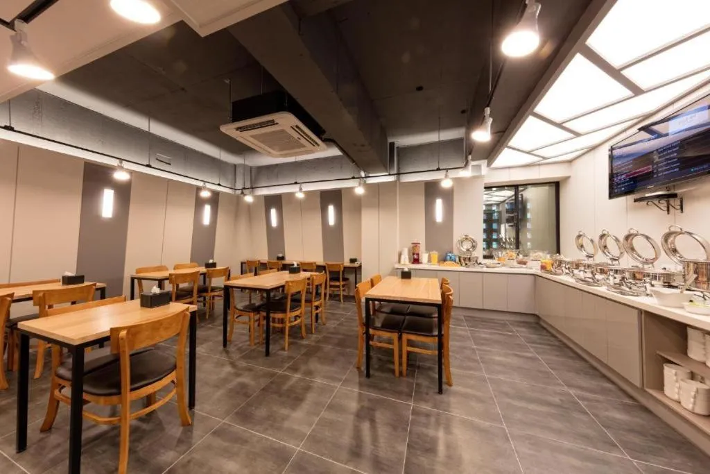 Ballantine Business Hotel