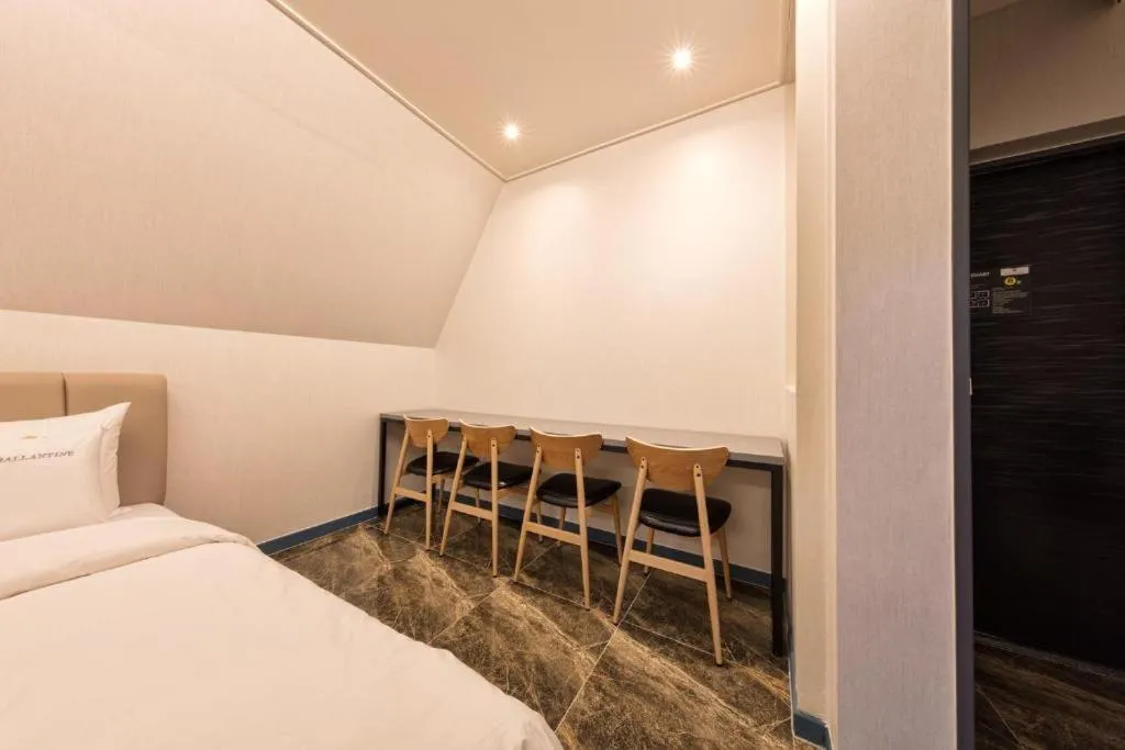 Ballantine Business Hotel