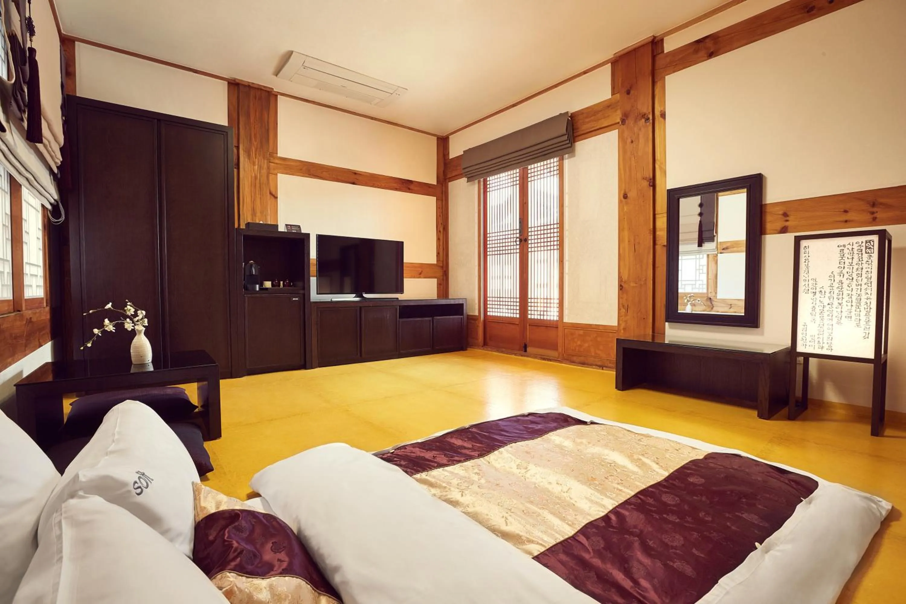 Photo of the whole room in Hanok Stay Namwonyechon by Kensington