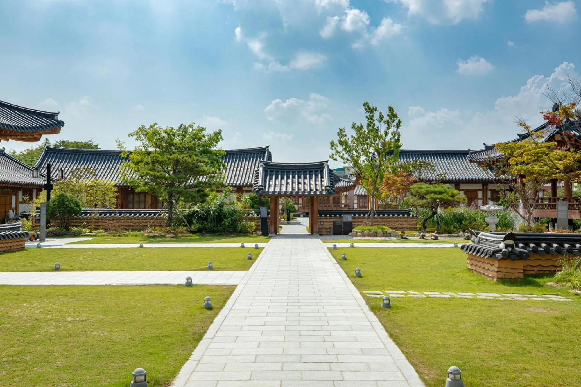 Hanok Stay Namwonyechon by Kensington