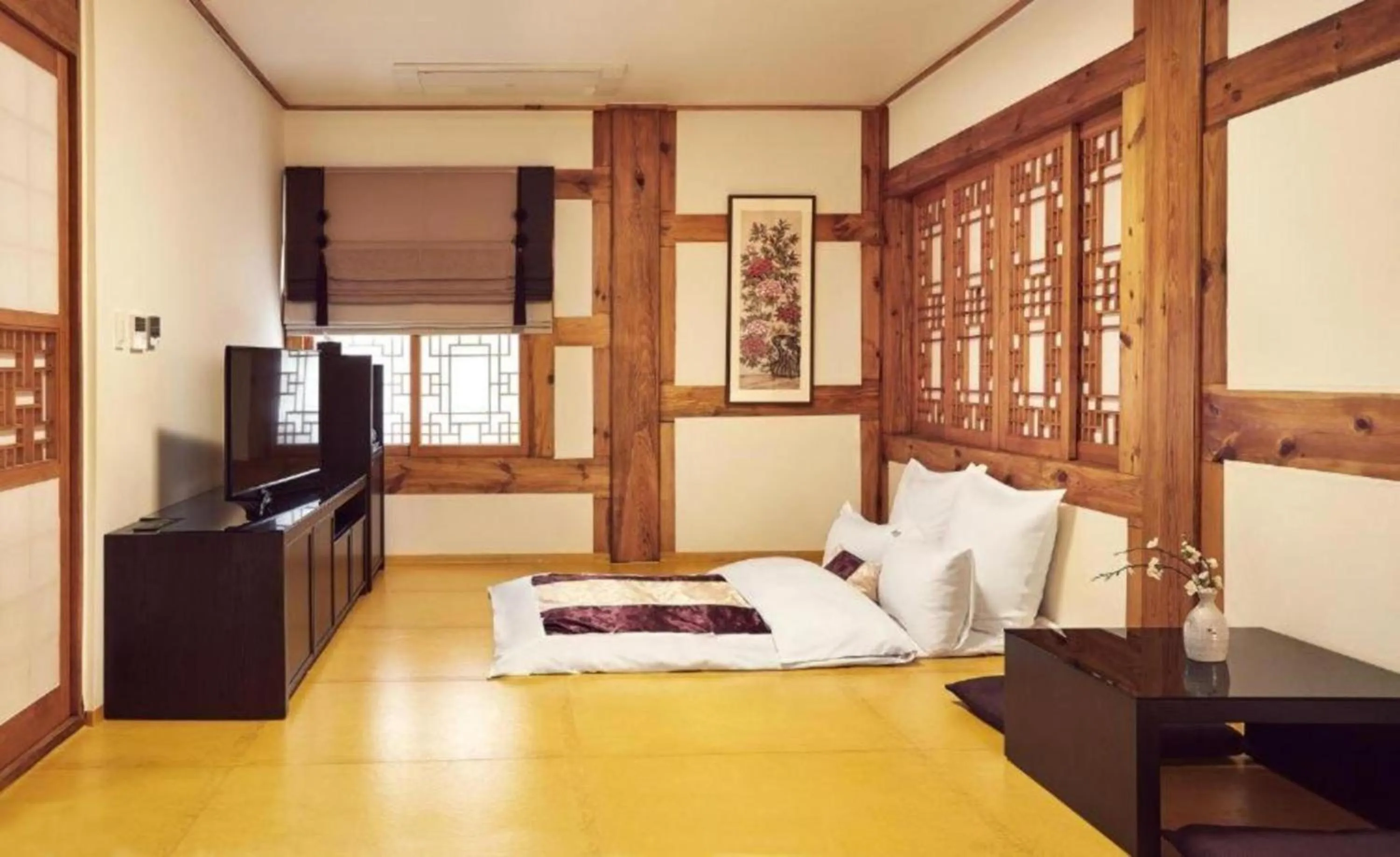 Hanok Stay Namwonyechon by Kensington