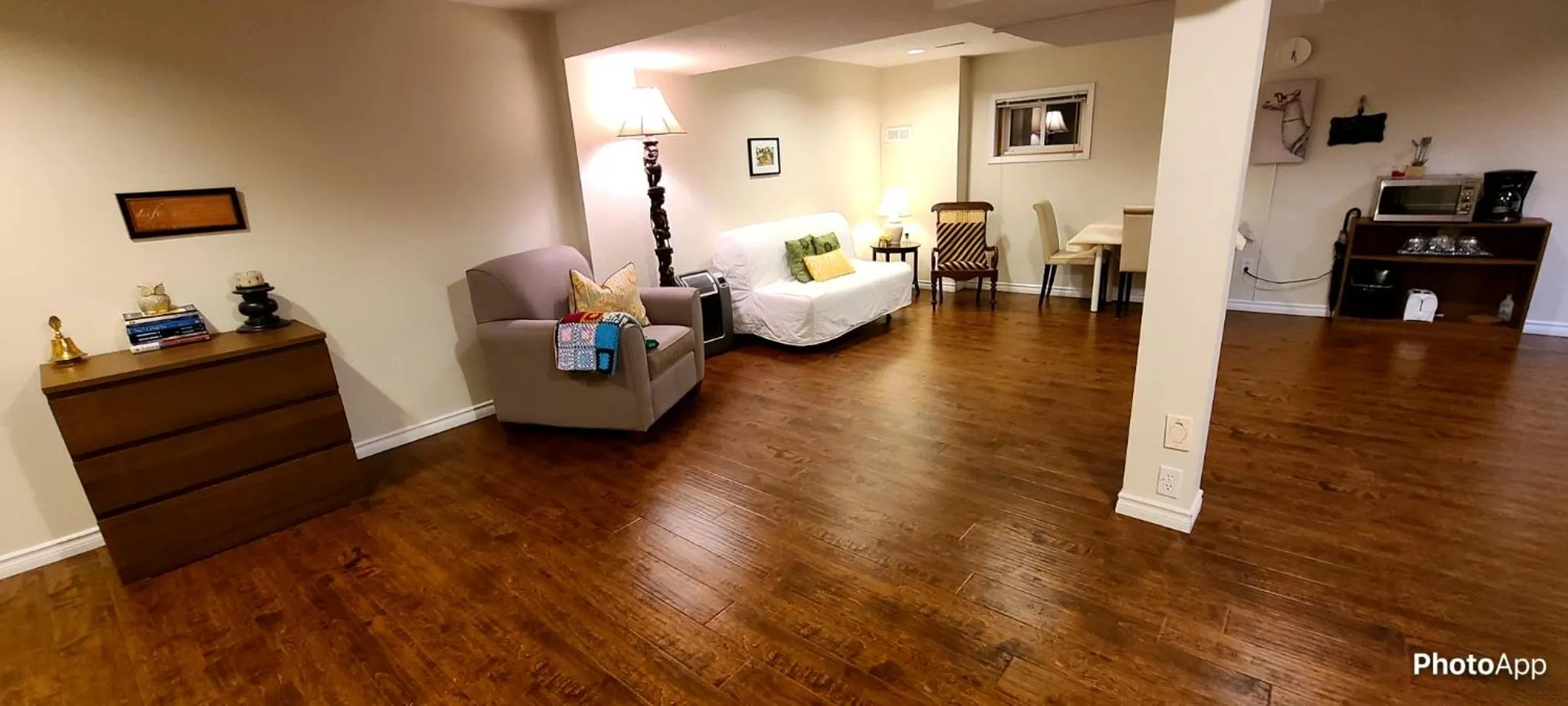 Living room in Spacious and bright unit with natural light.