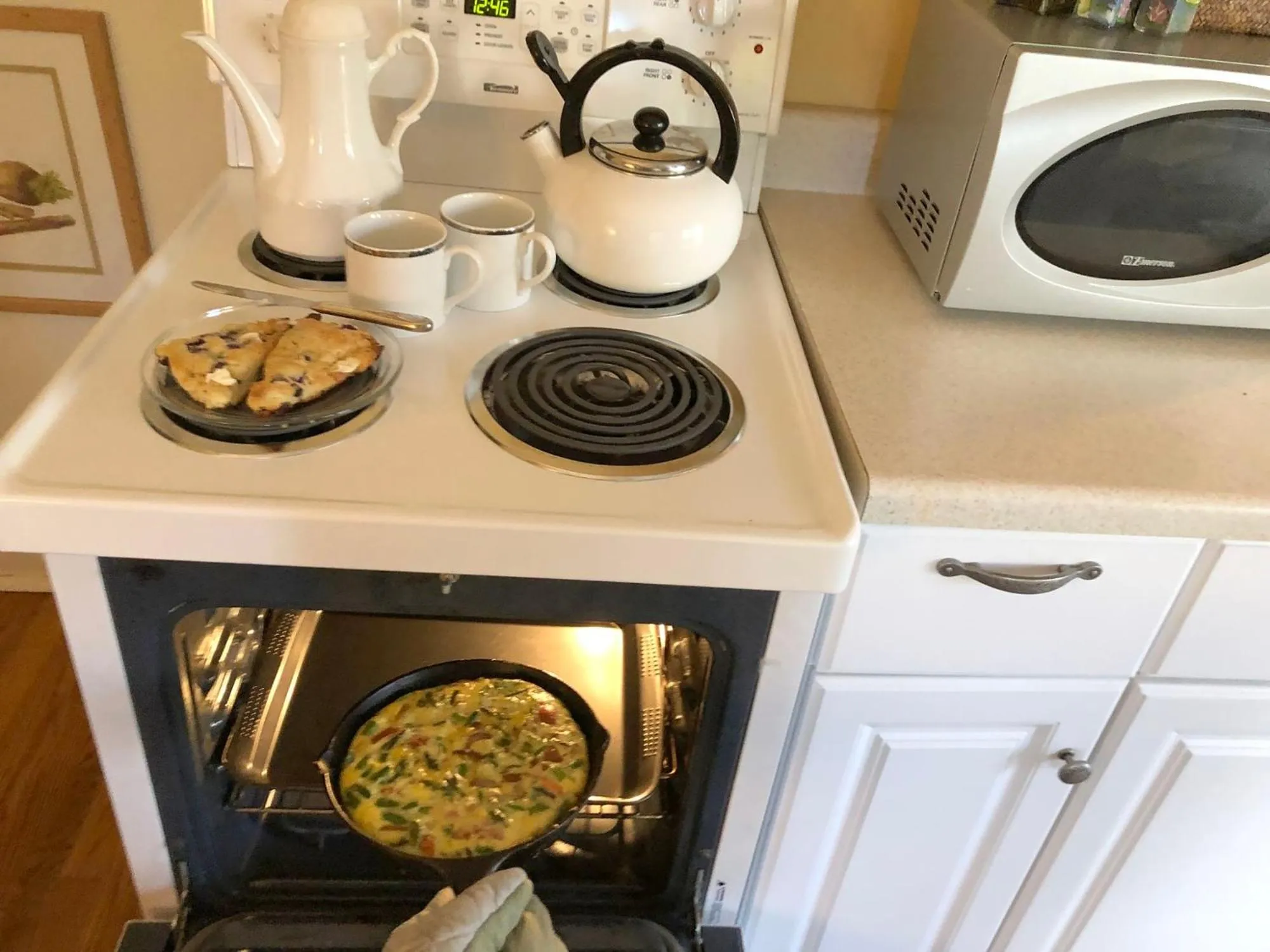 Kitchen or kitchenette in Urban Cottages