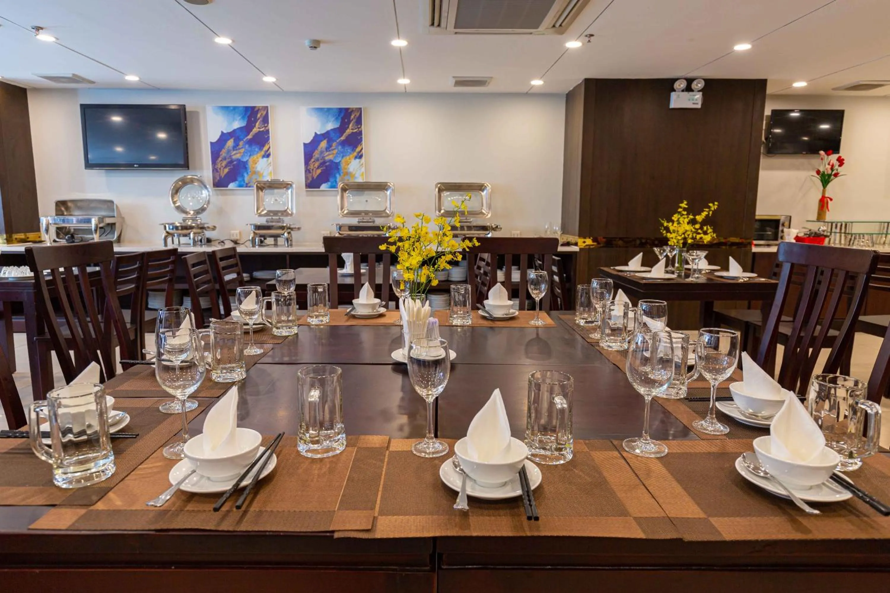 Restaurant/places to eat in Navy Hotel Nha Trang