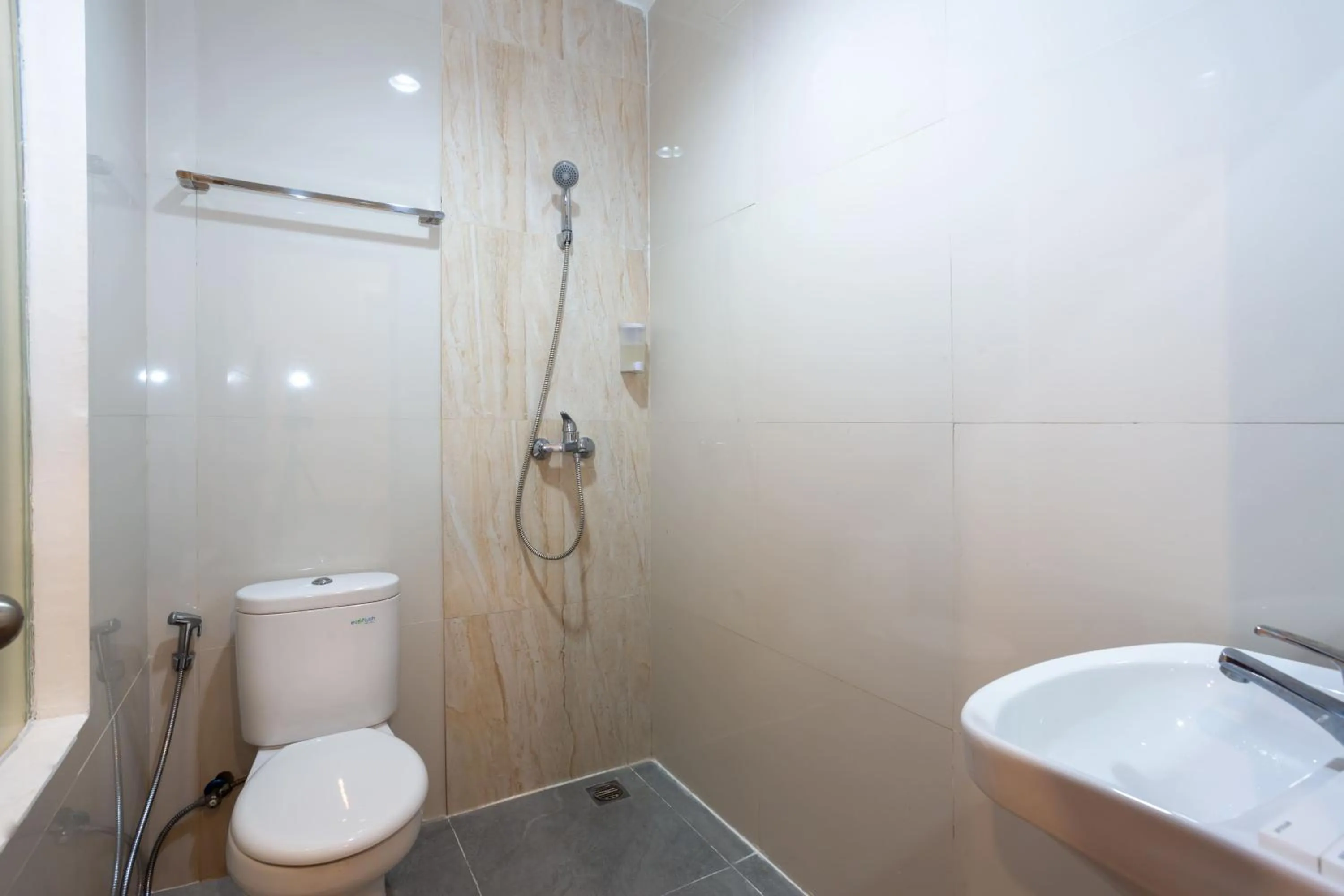 Toilet in Cove De Tinaya