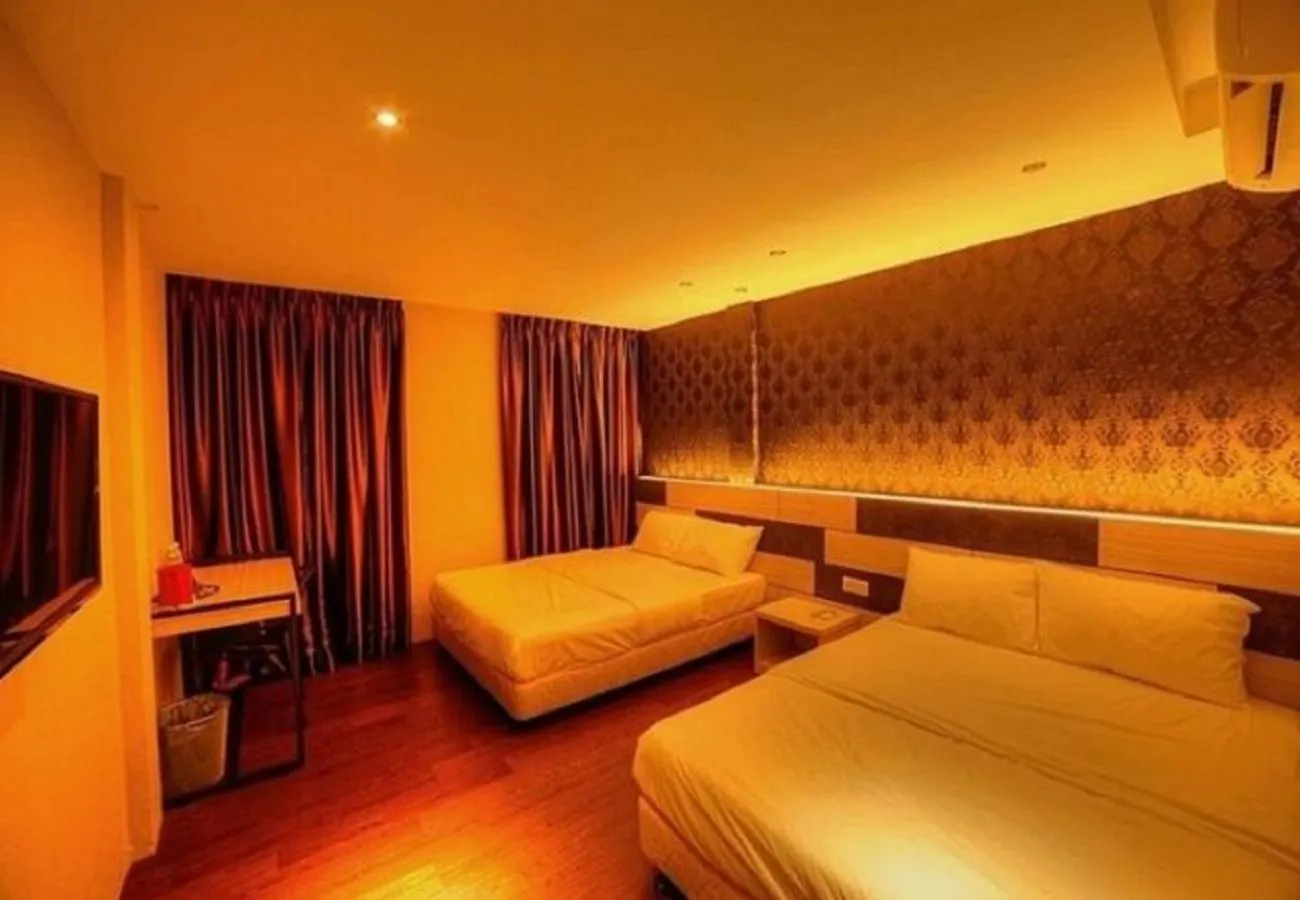 Bed in Merge Summit by Secoms