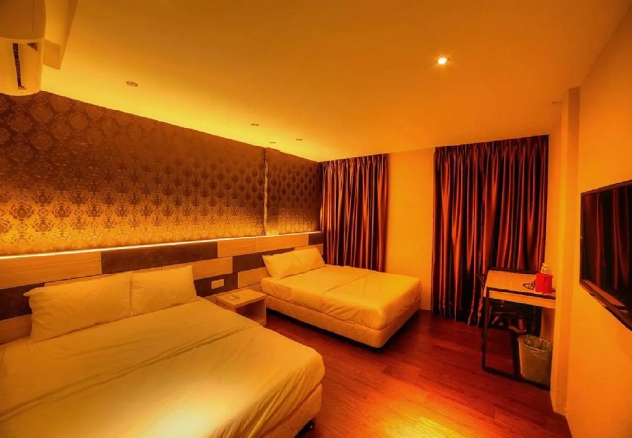 Bed in Merge Summit by Secoms