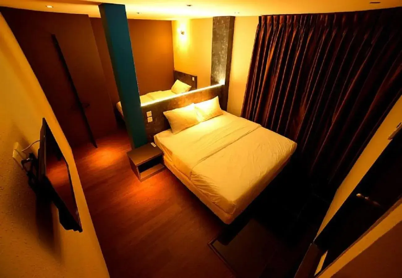 Bed in Merge Summit by Secoms Bed in Merge Summit by Secoms