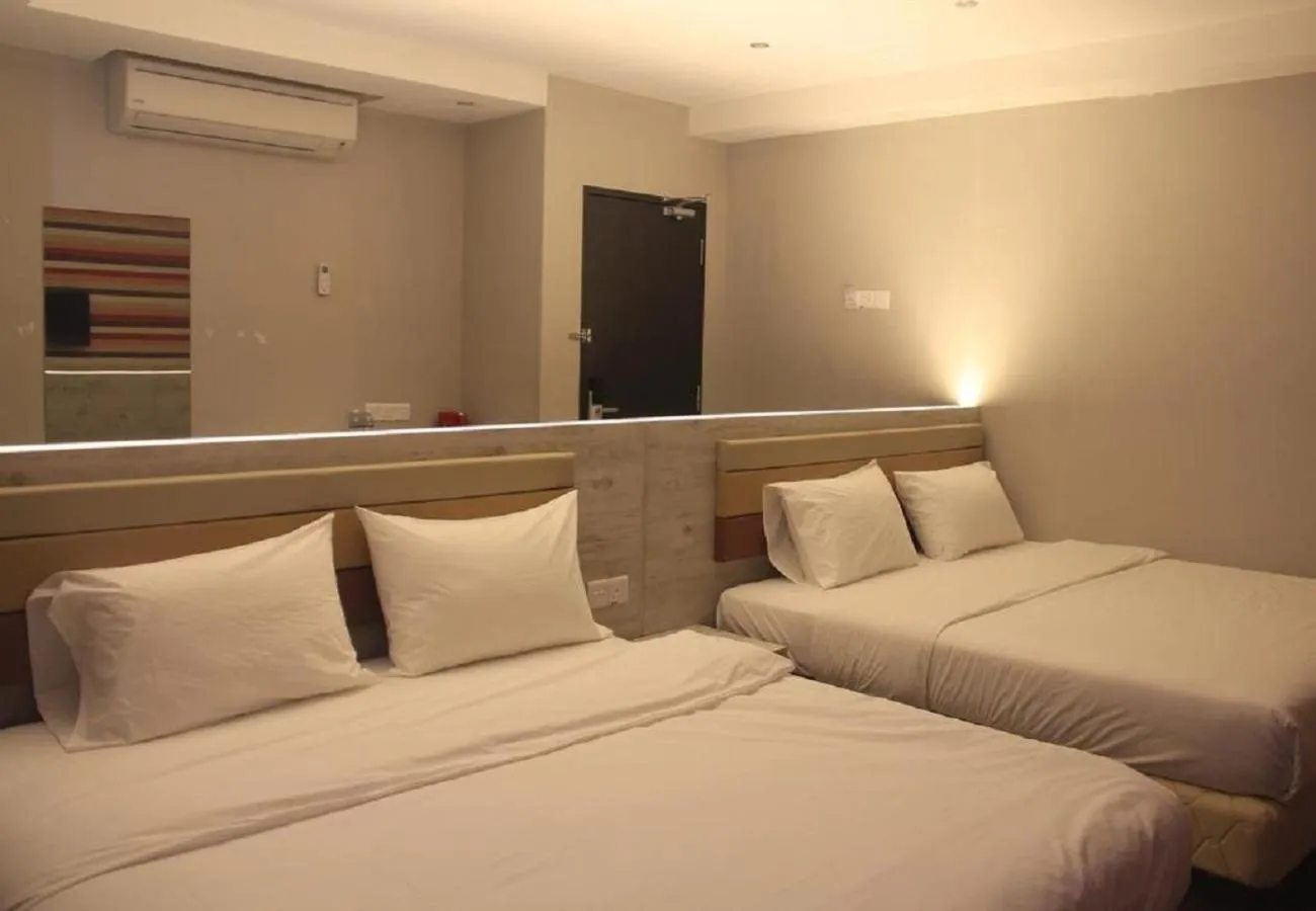 Bed in Merge Summit by Secoms