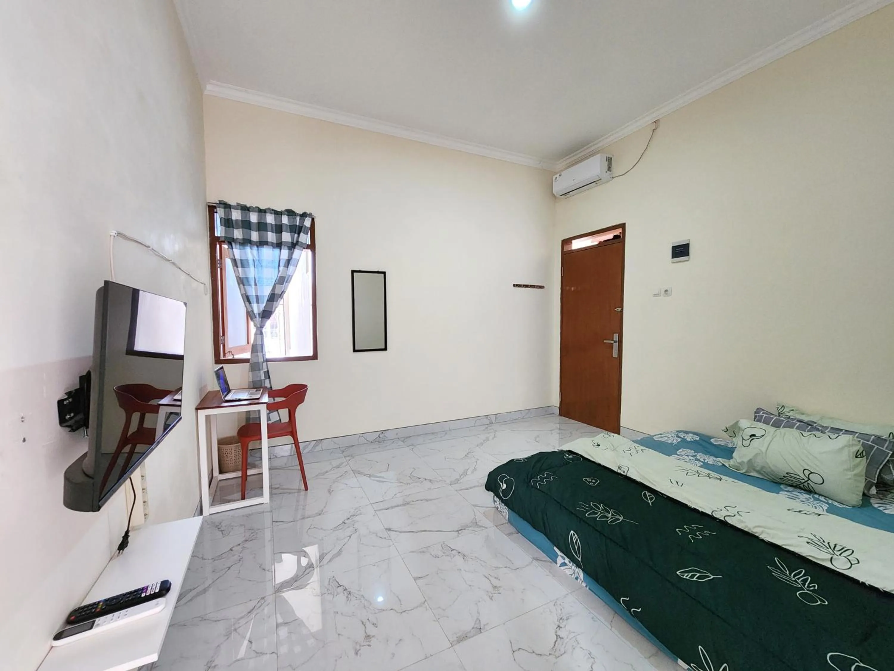 Bed in Surabaya Homey near UNAIR Syariah