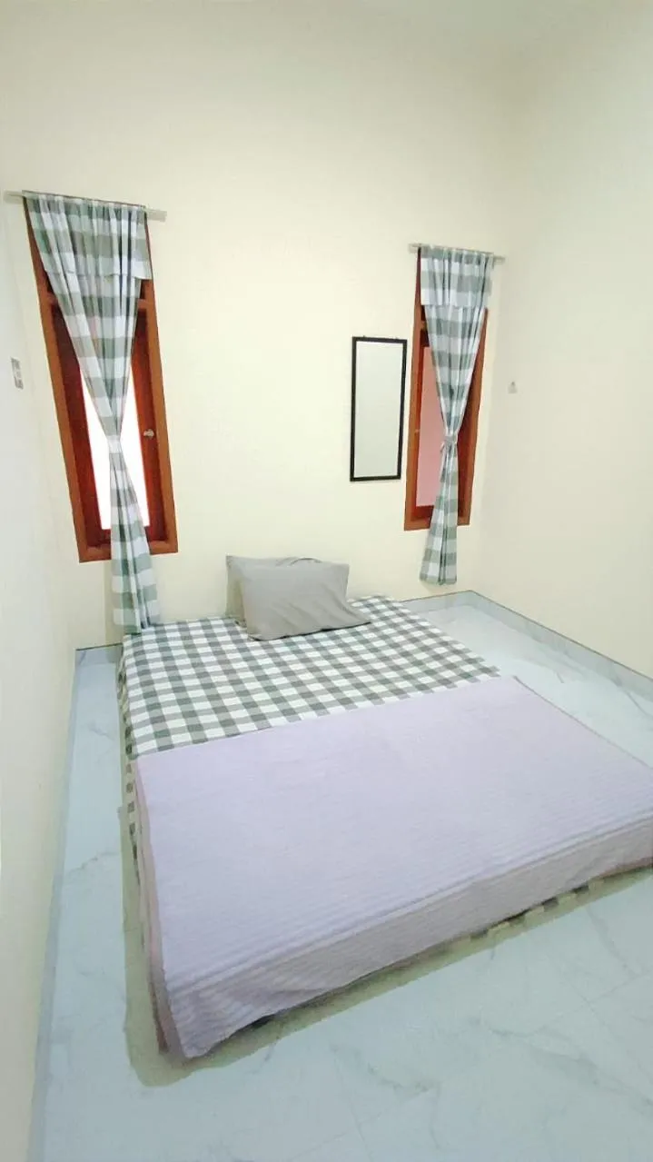 Bed in Surabaya Homey near UNAIR Syariah