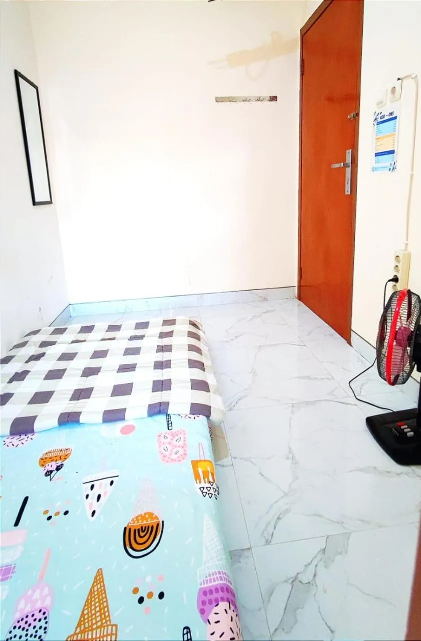 Bed in Surabaya Homey near UNAIR Syariah