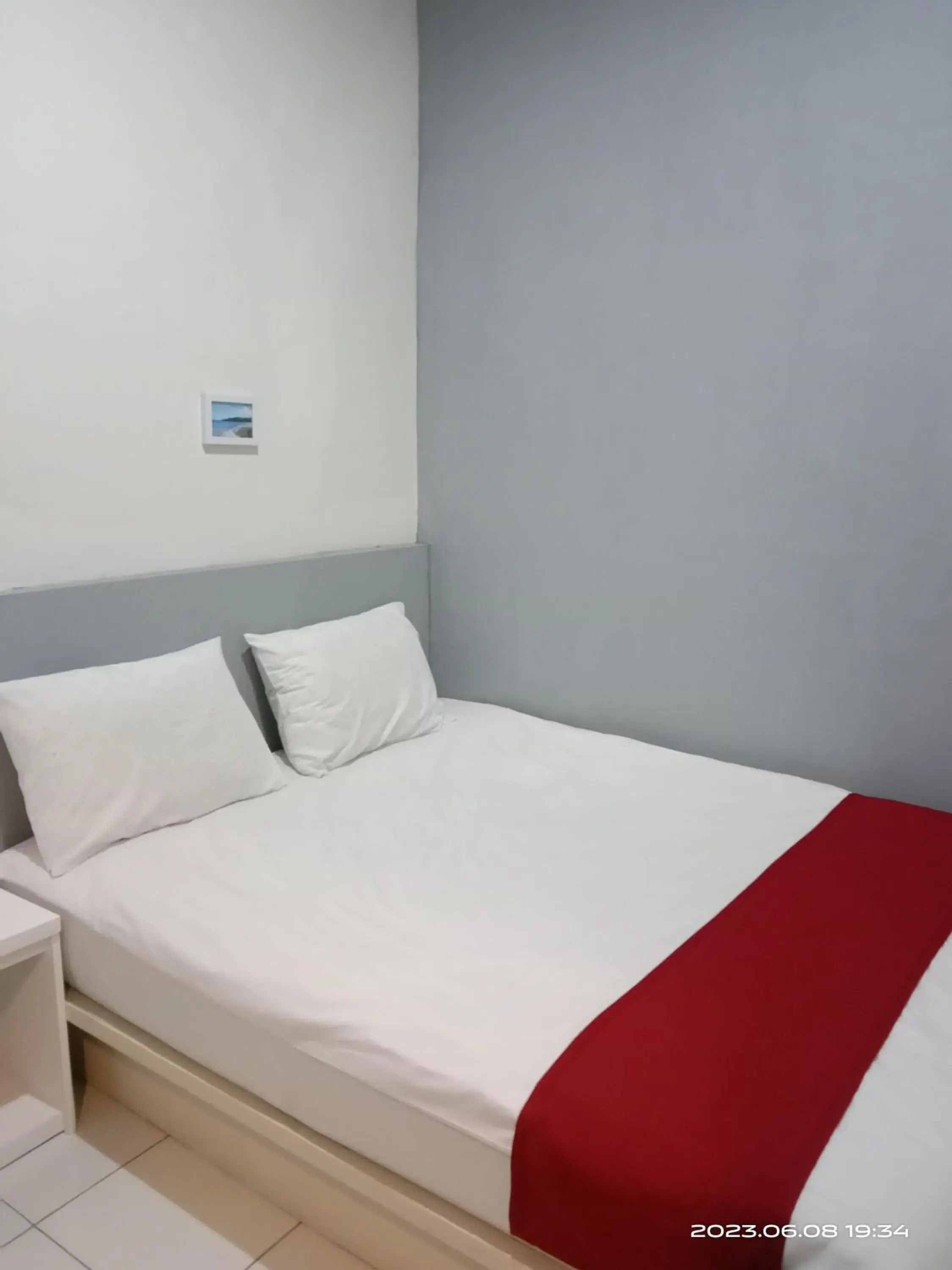 Double Room with Shared Toilet in Poppies Senggigi Hostel Double Room with Shared Toilet in Poppies Senggigi Hostel