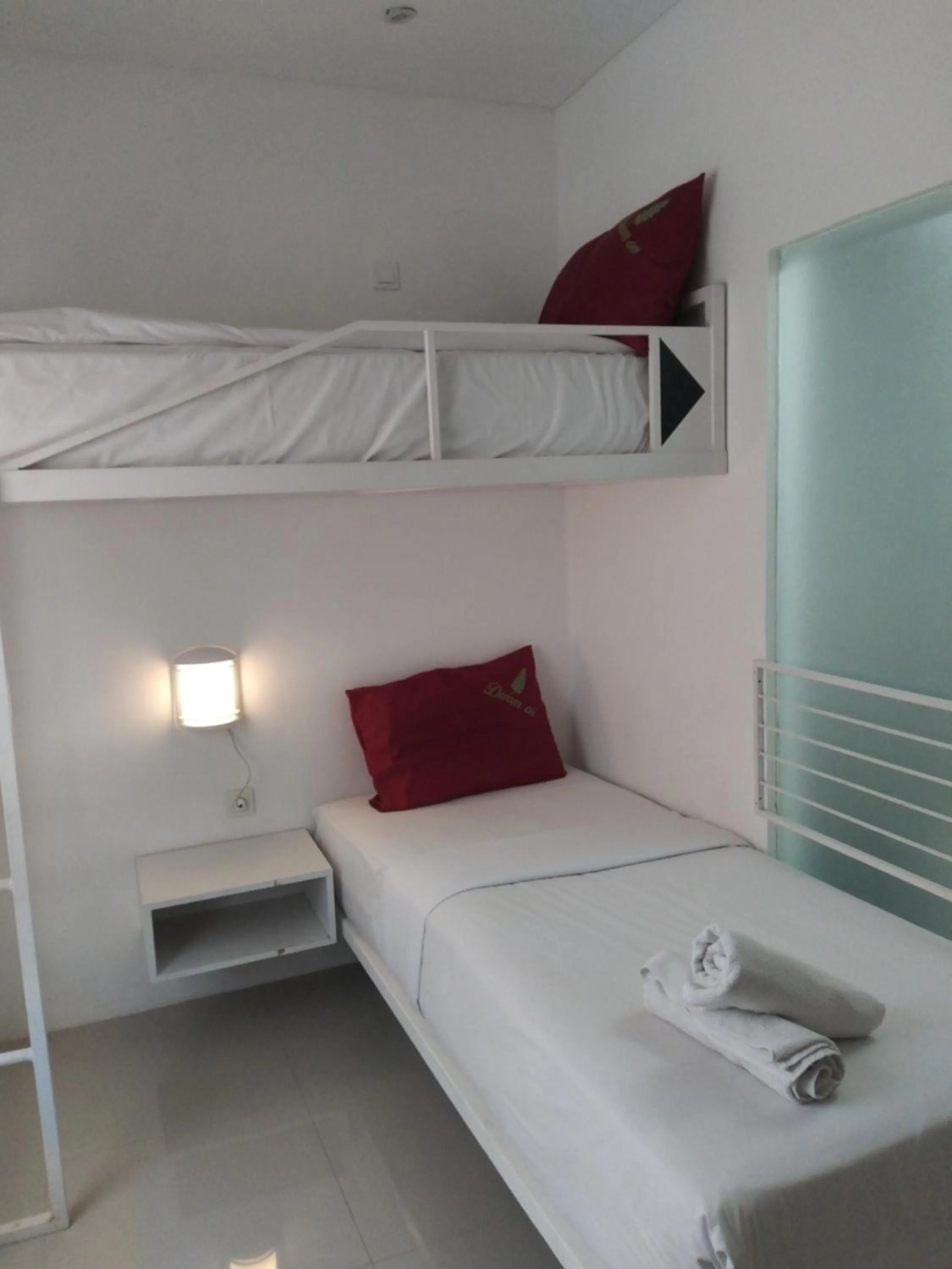 Poppies Senggigi Hostel