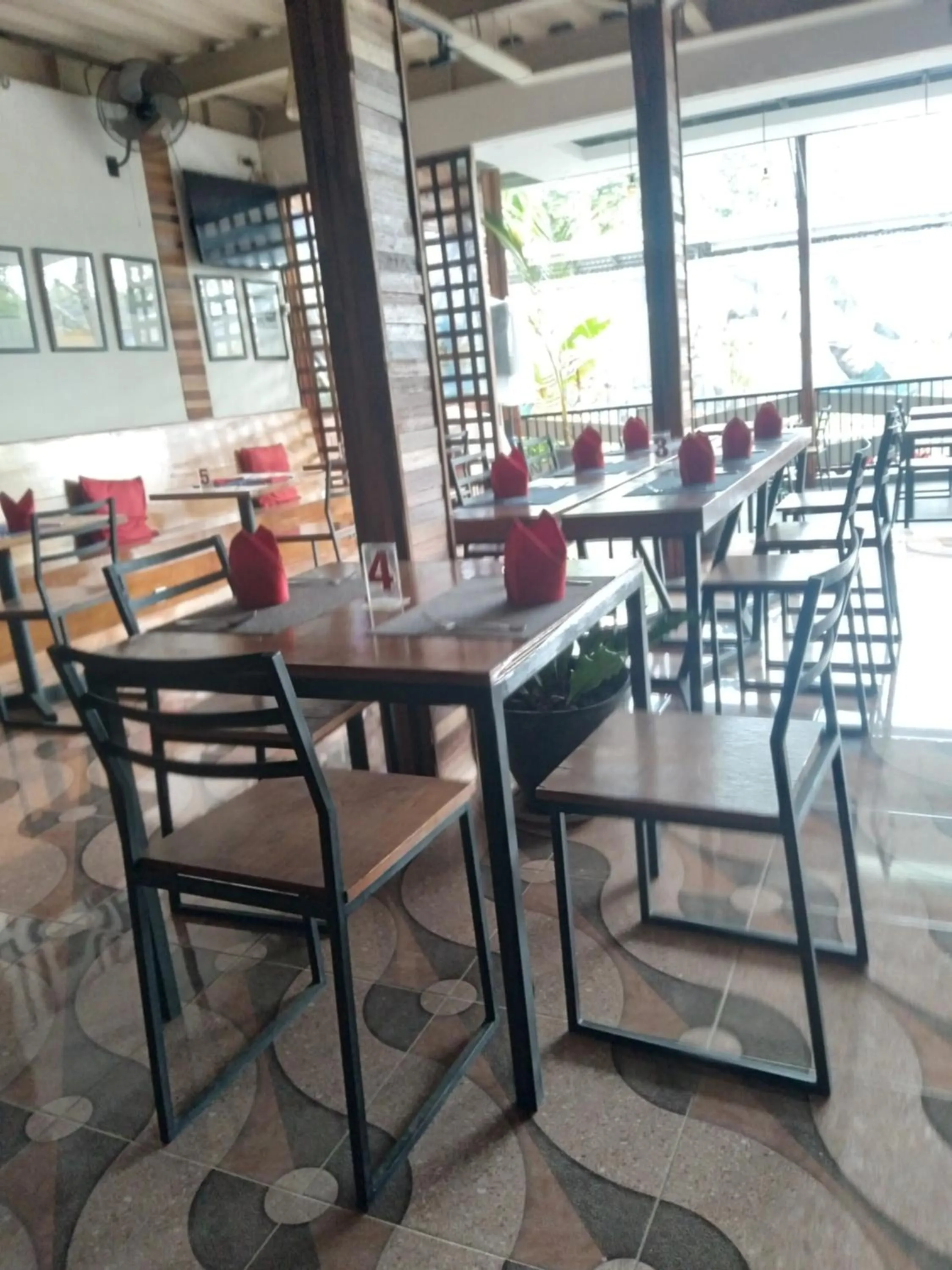 Restaurant/places to eat in Poppies Senggigi Hostel