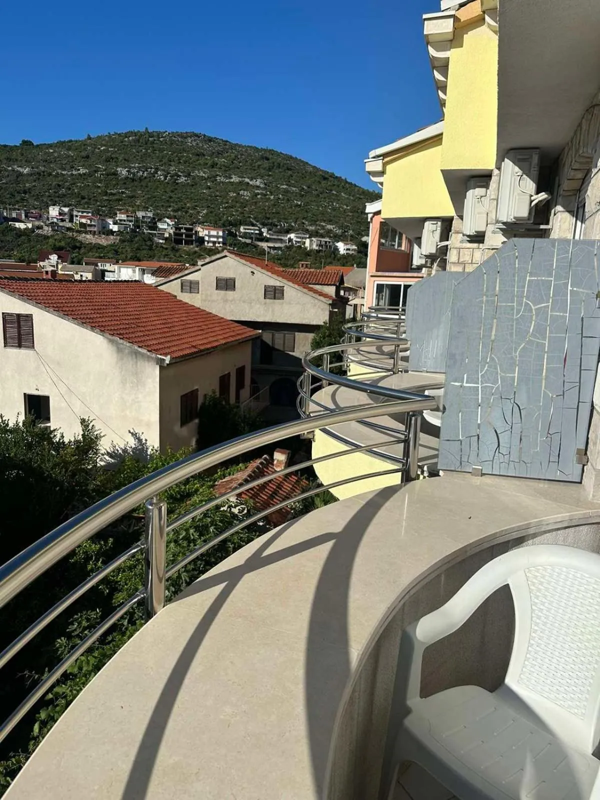 Hotel Lav