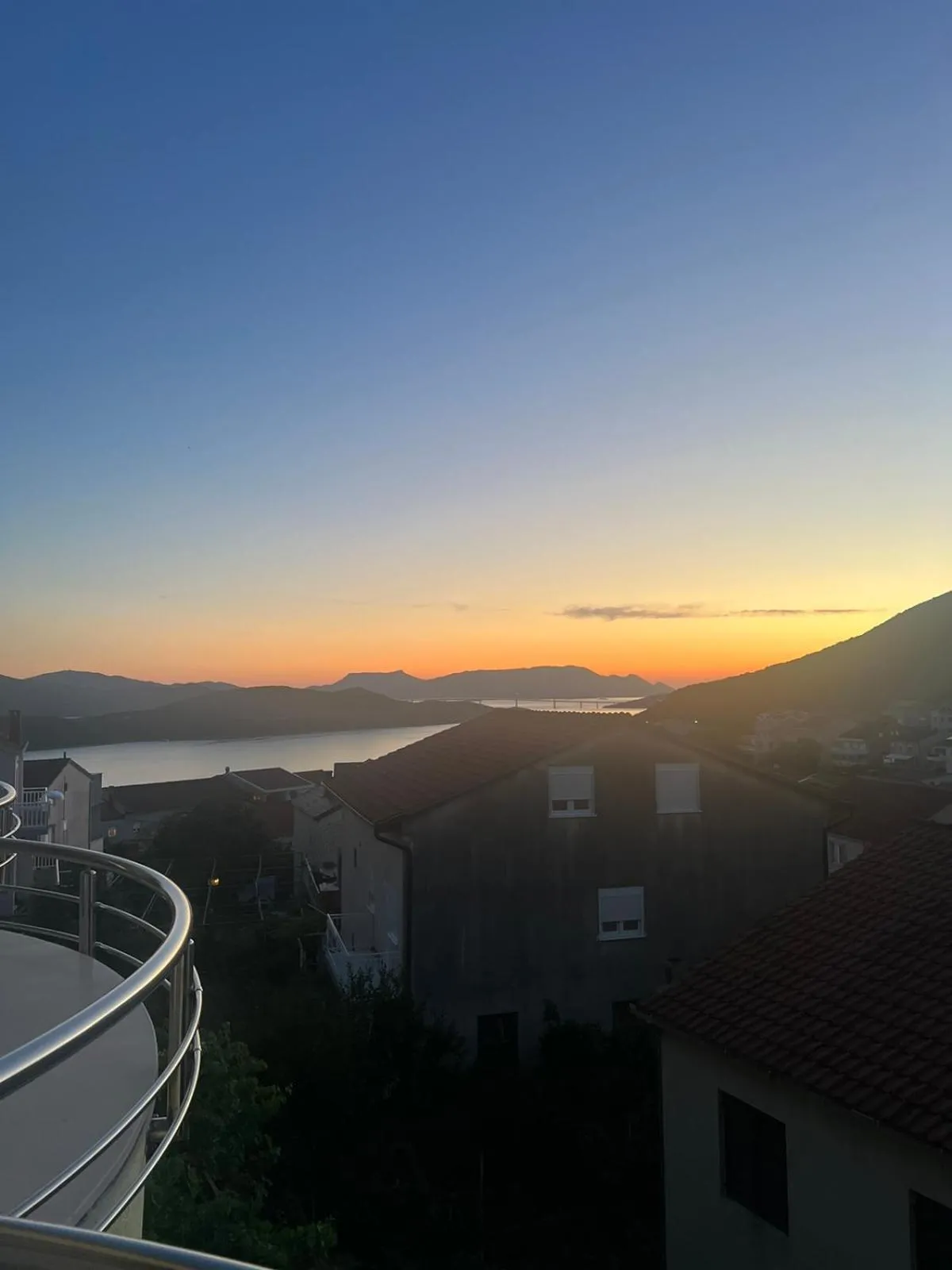 Hotel Lav