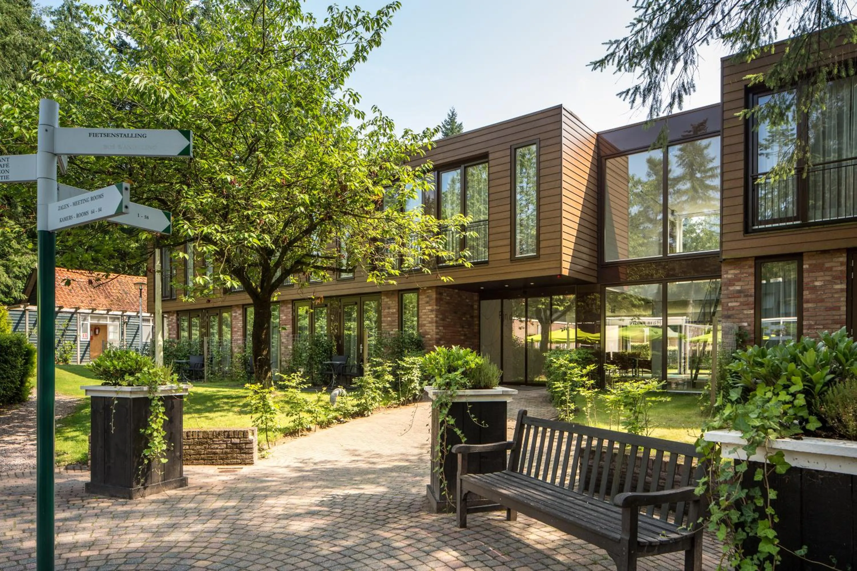 Facade/entrance in Fletcher Hotel-Restaurant Mooi Veluwe