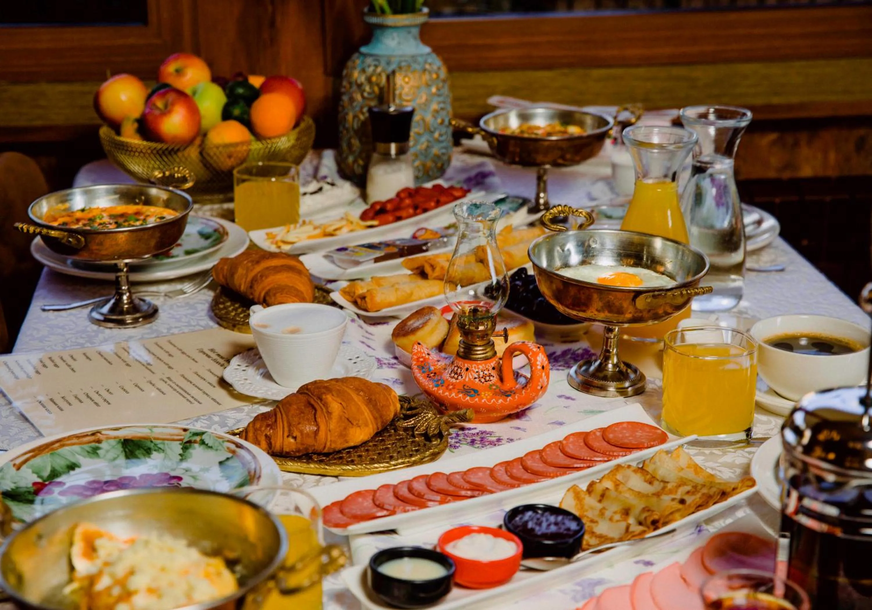 Restaurant/places to eat in Royal Antique Boutique Hotel