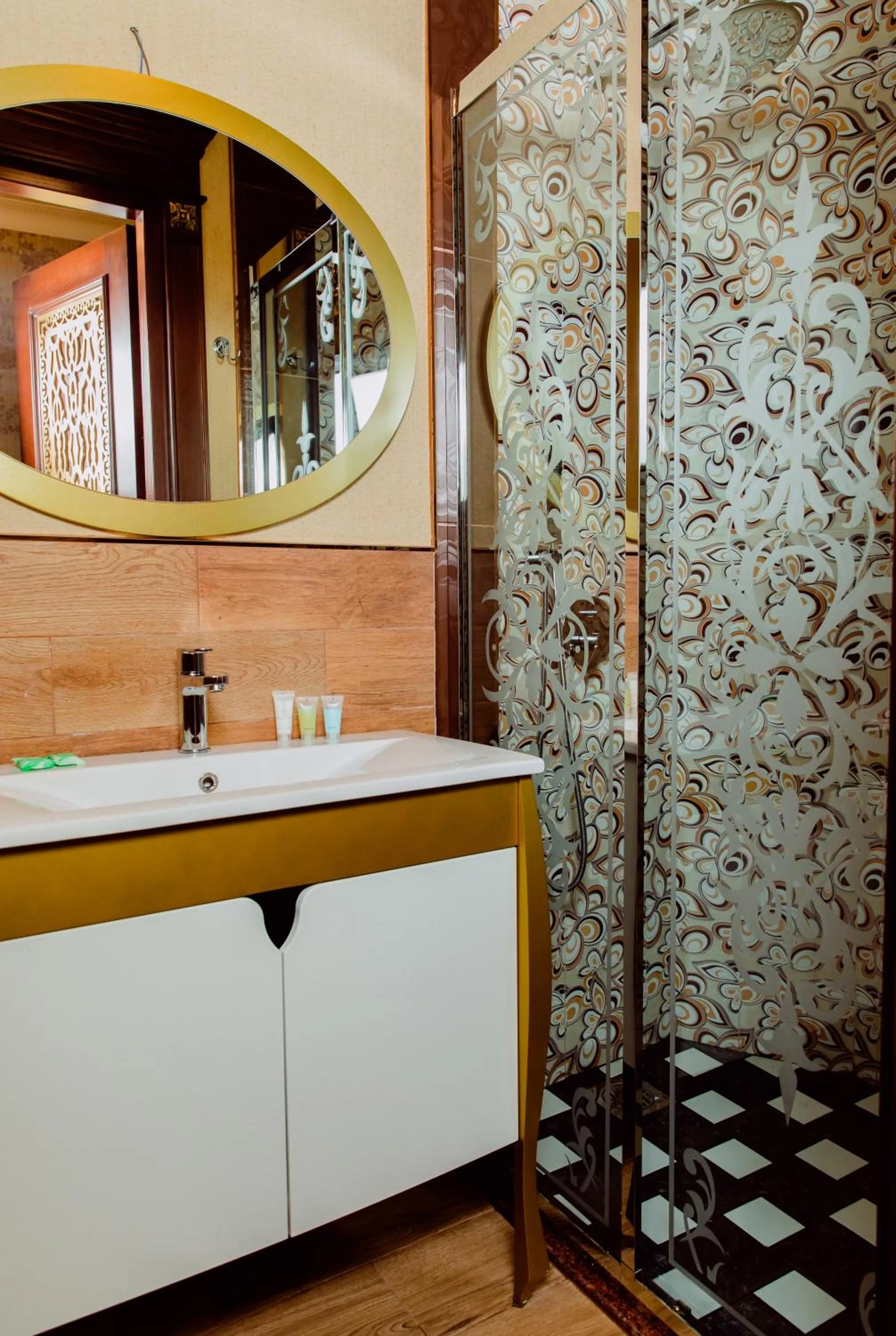 Property building in Royal Antique Boutique Hotel