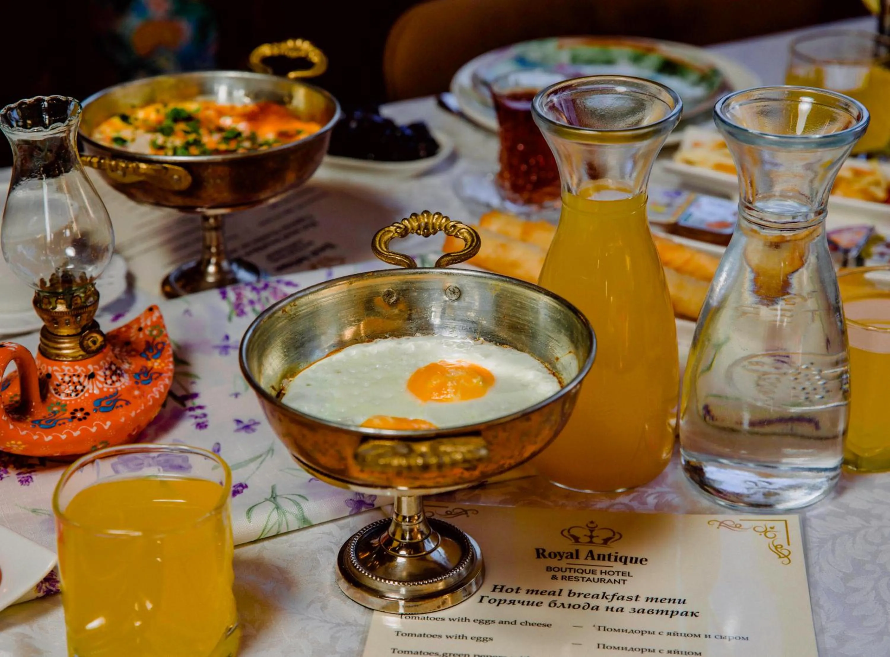 Restaurant/places to eat in Royal Antique Boutique Hotel