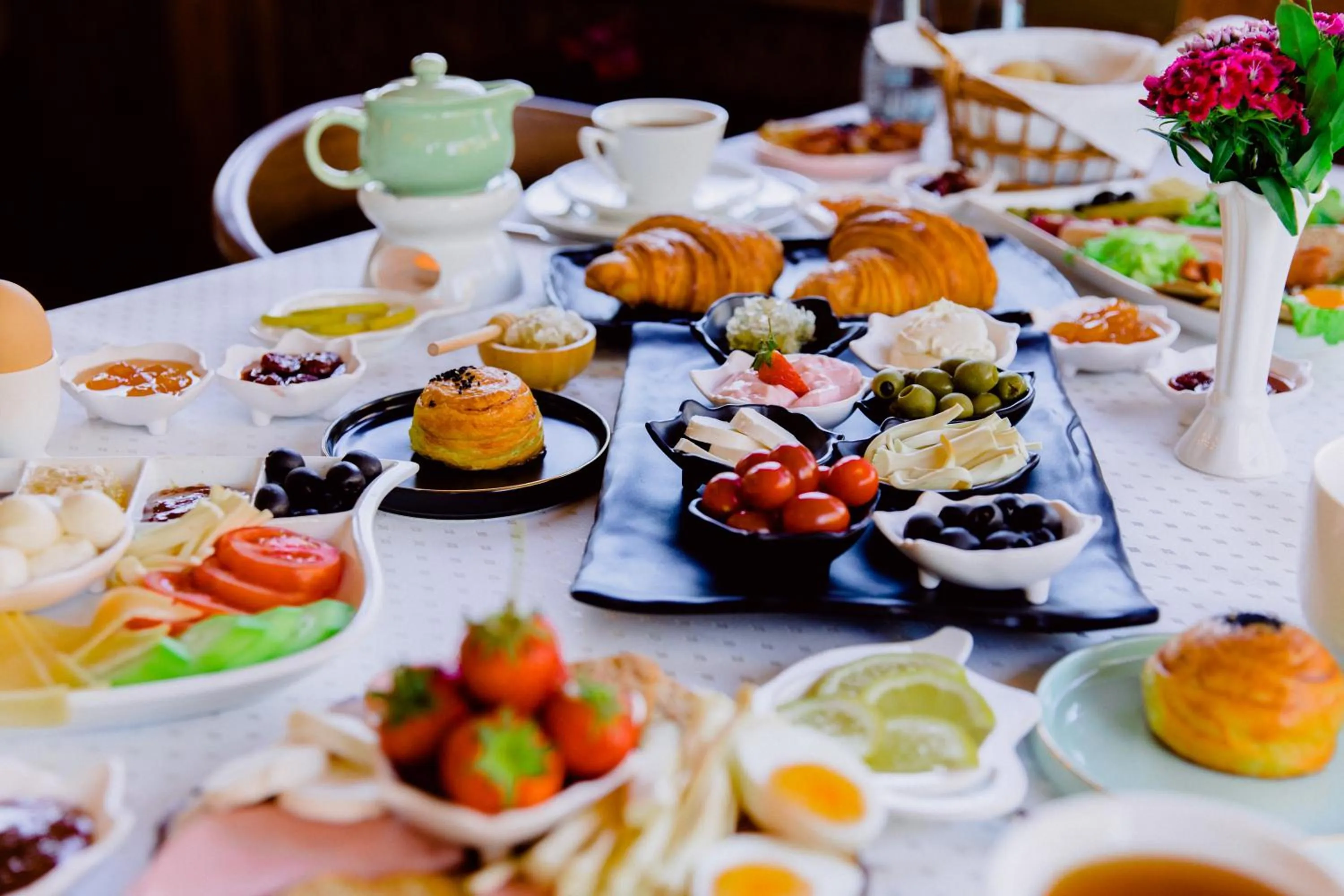 Food and drinks in Royal Antique Boutique Hotel