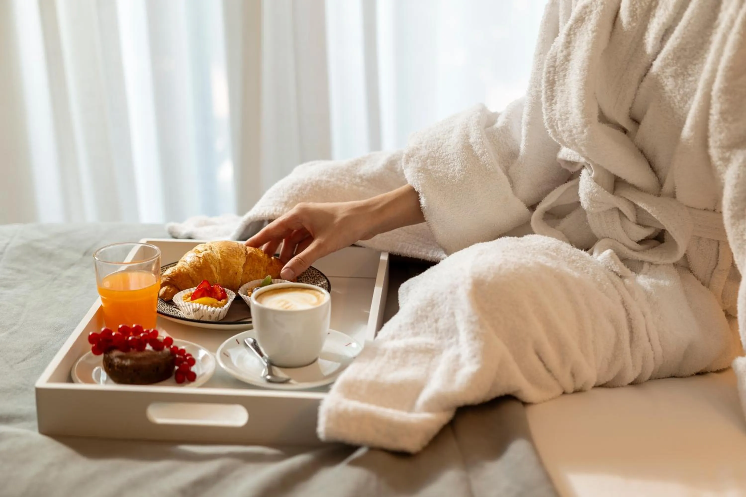 Breakfast, Bed in Boutique Hotel Sirmione