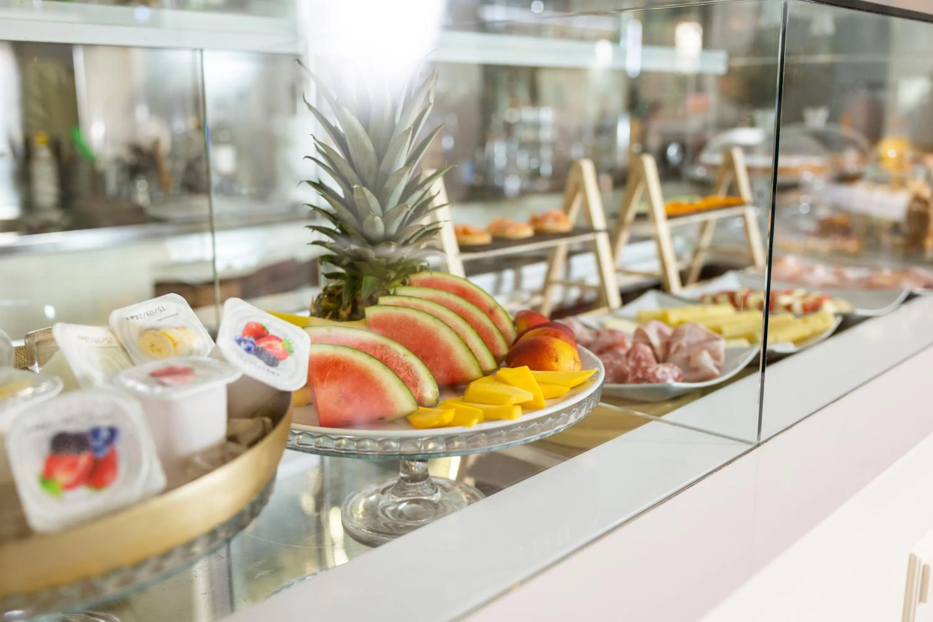 Breakfast in Boutique Hotel Sirmione